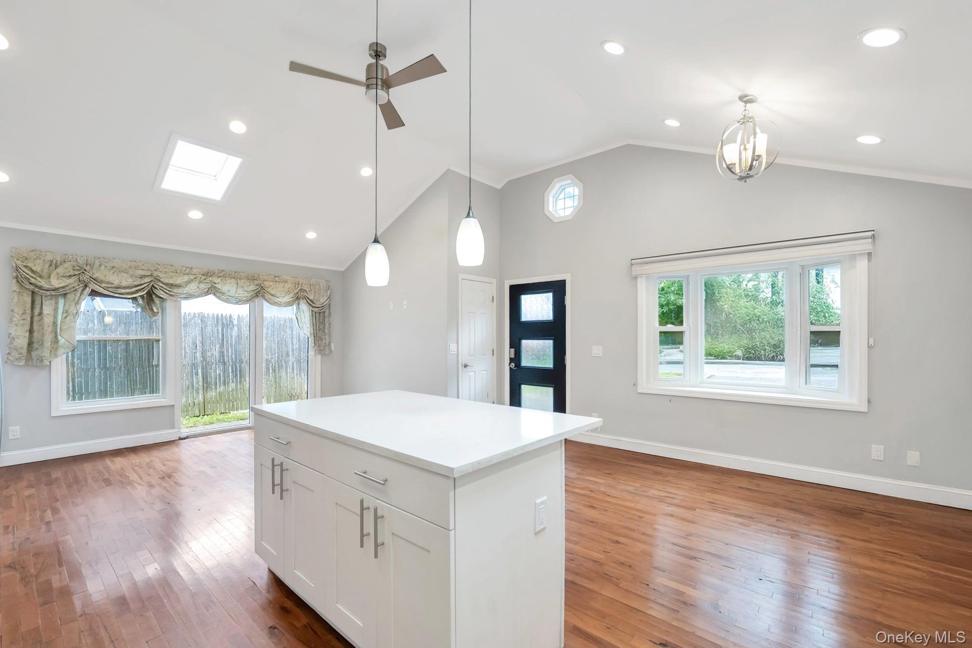 #13 photo, 30 Harding Road, サフォーク郡 Ronkonkoma , NY 11779