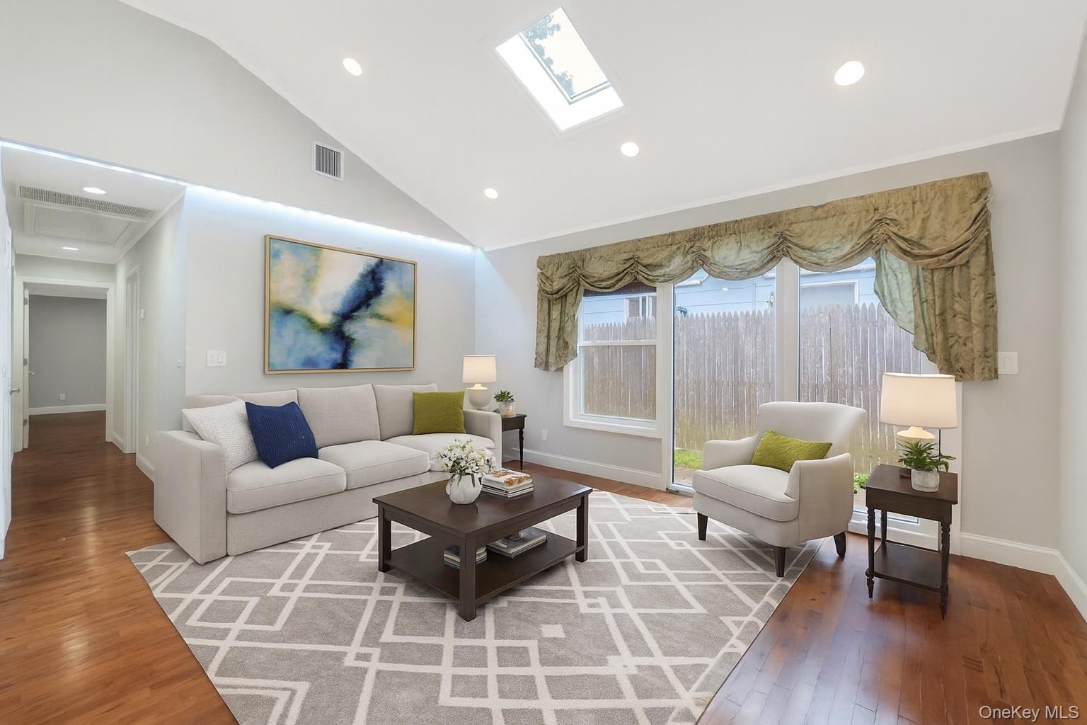 #14 photo, 30 Harding Road, サフォーク郡 Ronkonkoma , NY 11779