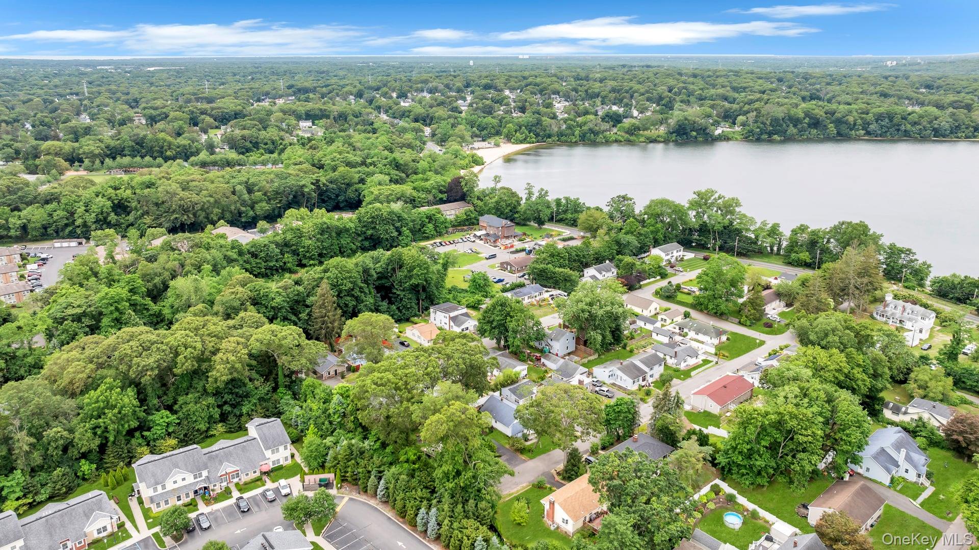 #2 photo, 30 Harding Road, サフォーク郡 Ronkonkoma , NY 11779