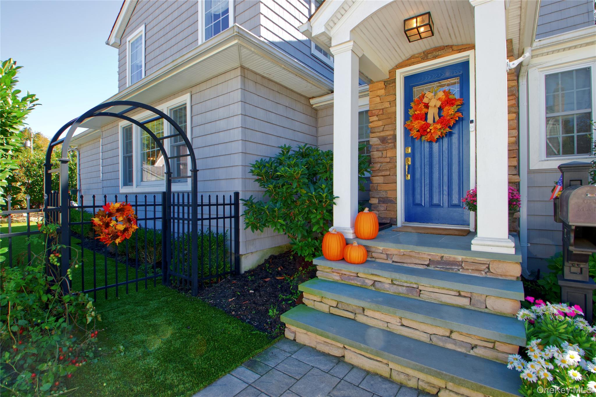 #1 photo, 112 Bromleigh Road, Stewart Manor , NY 11530