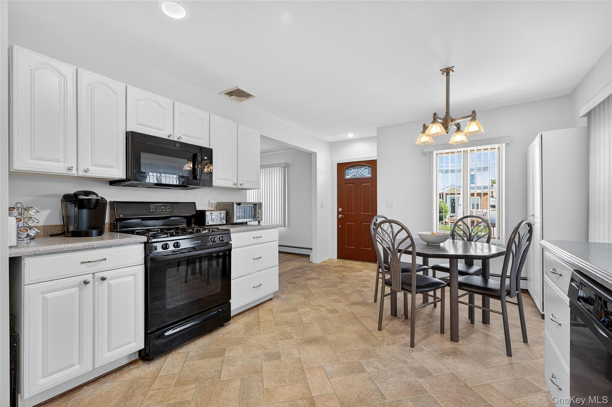 #8 photo, 242 James Street, ナッソー郡 Franklin Square , NY 11010