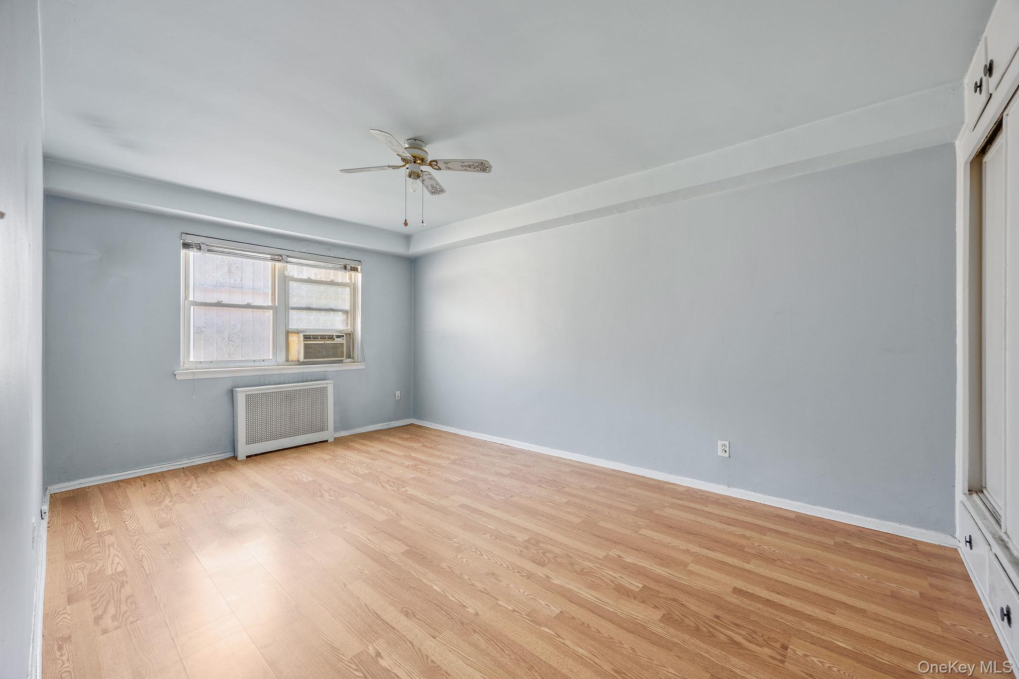 #17 photo, 2427 78th Street, クイーンズ区 East Elmhurst , NY 11370