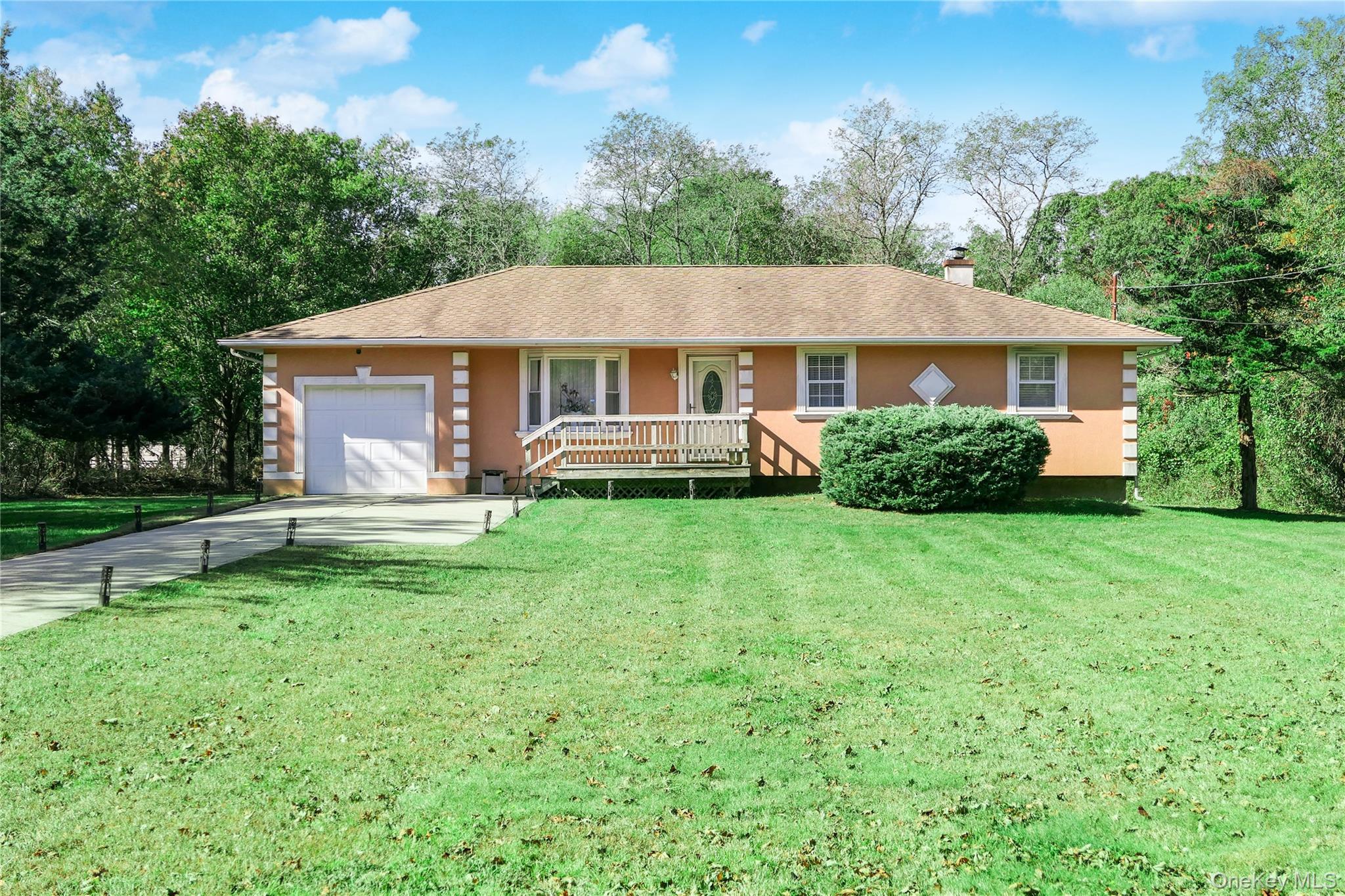 #1 photo, 34 Wards Lane, サフォーク郡 Bellport , NY 11713