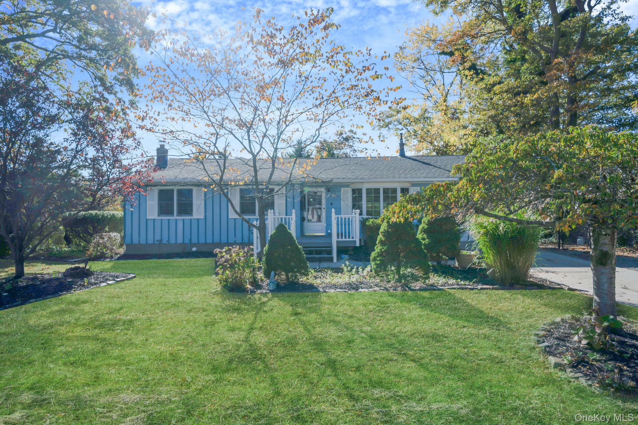 #1 photo, 8 N 1st Street, サフォーク郡 Holbrook , NY 11741