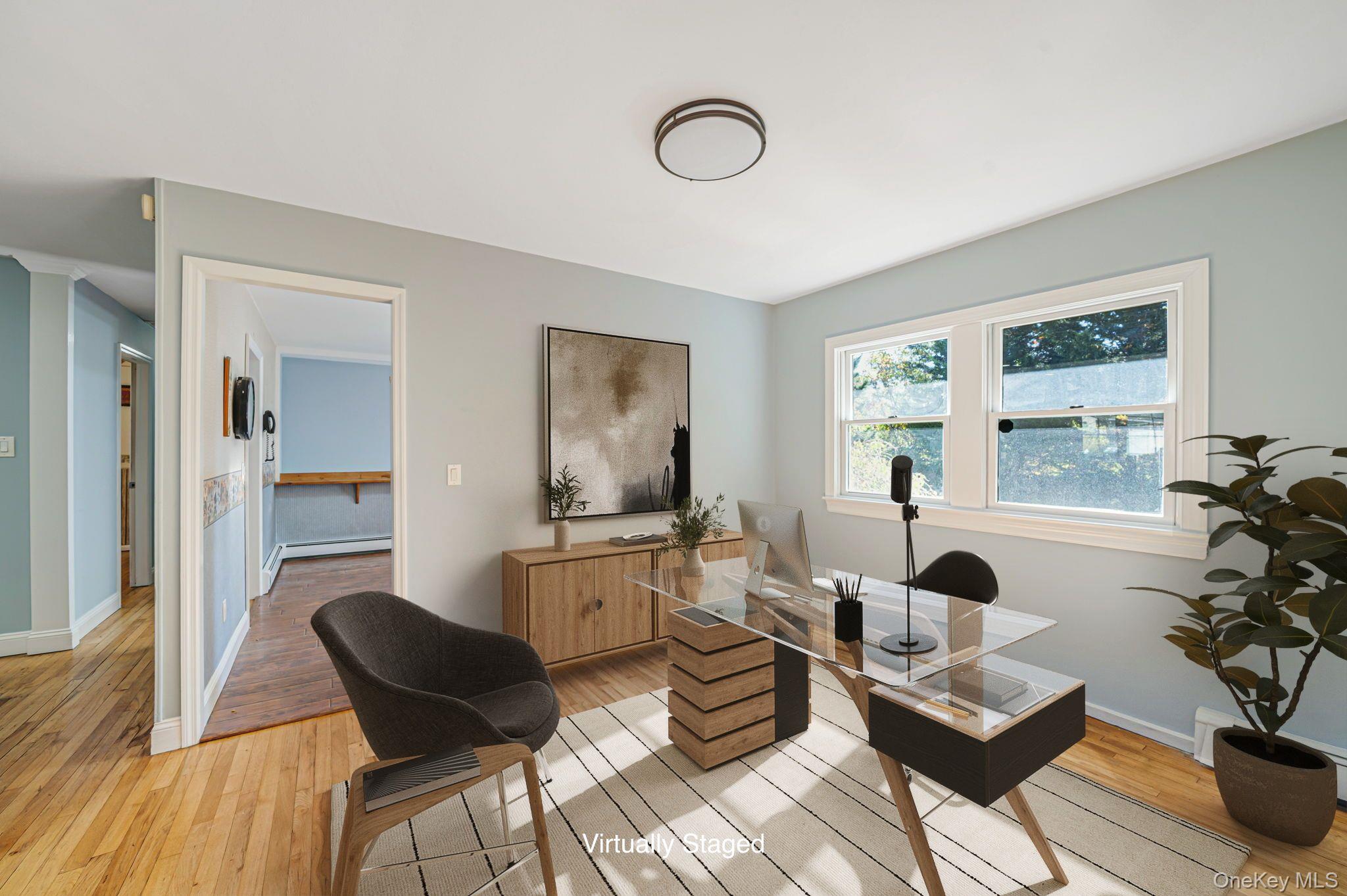 #12 photo, 8 N 1st Street, サフォーク郡 Holbrook , NY 11741