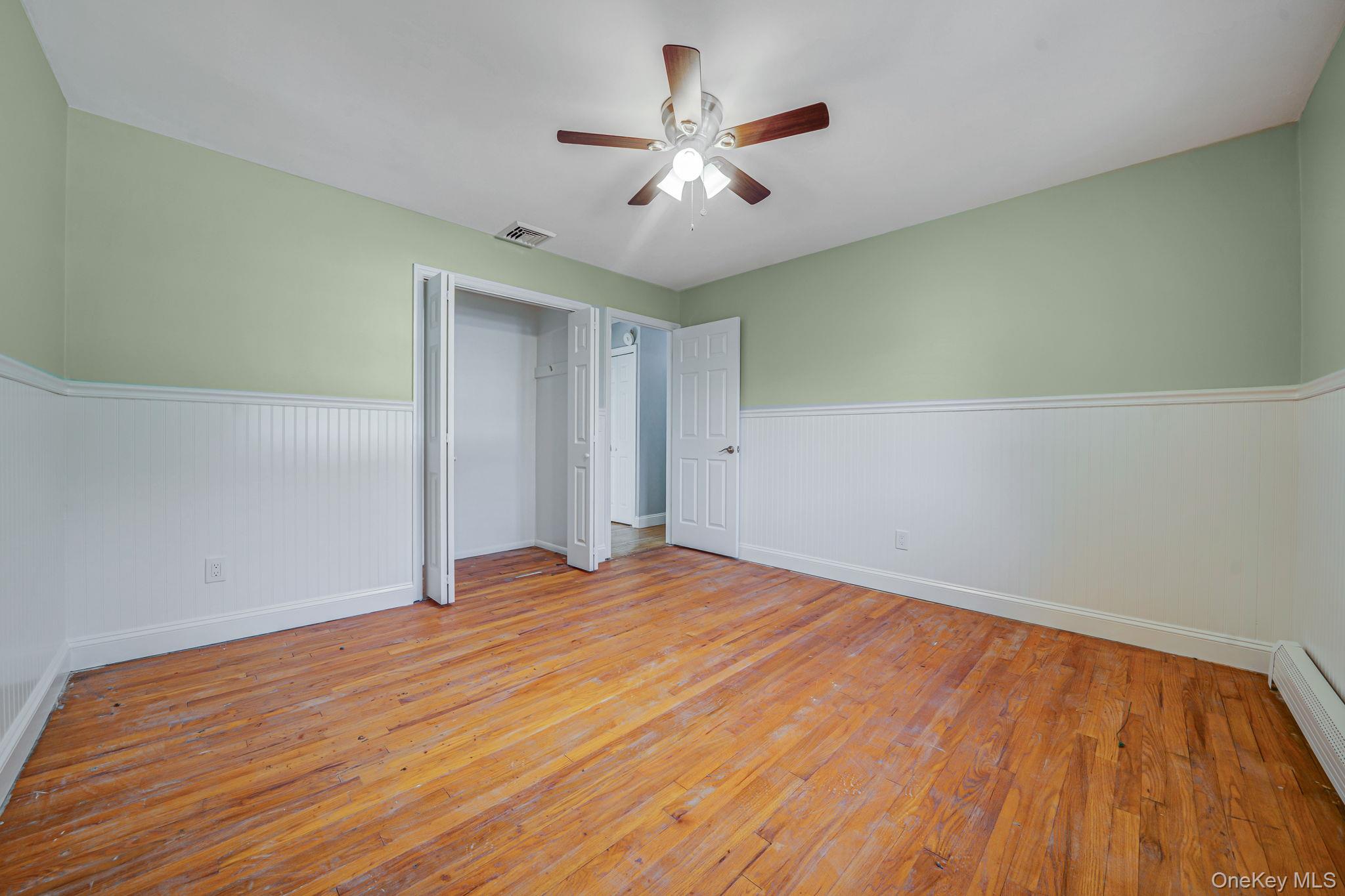 #18 photo, 8 N 1st Street, サフォーク郡 Holbrook , NY 11741