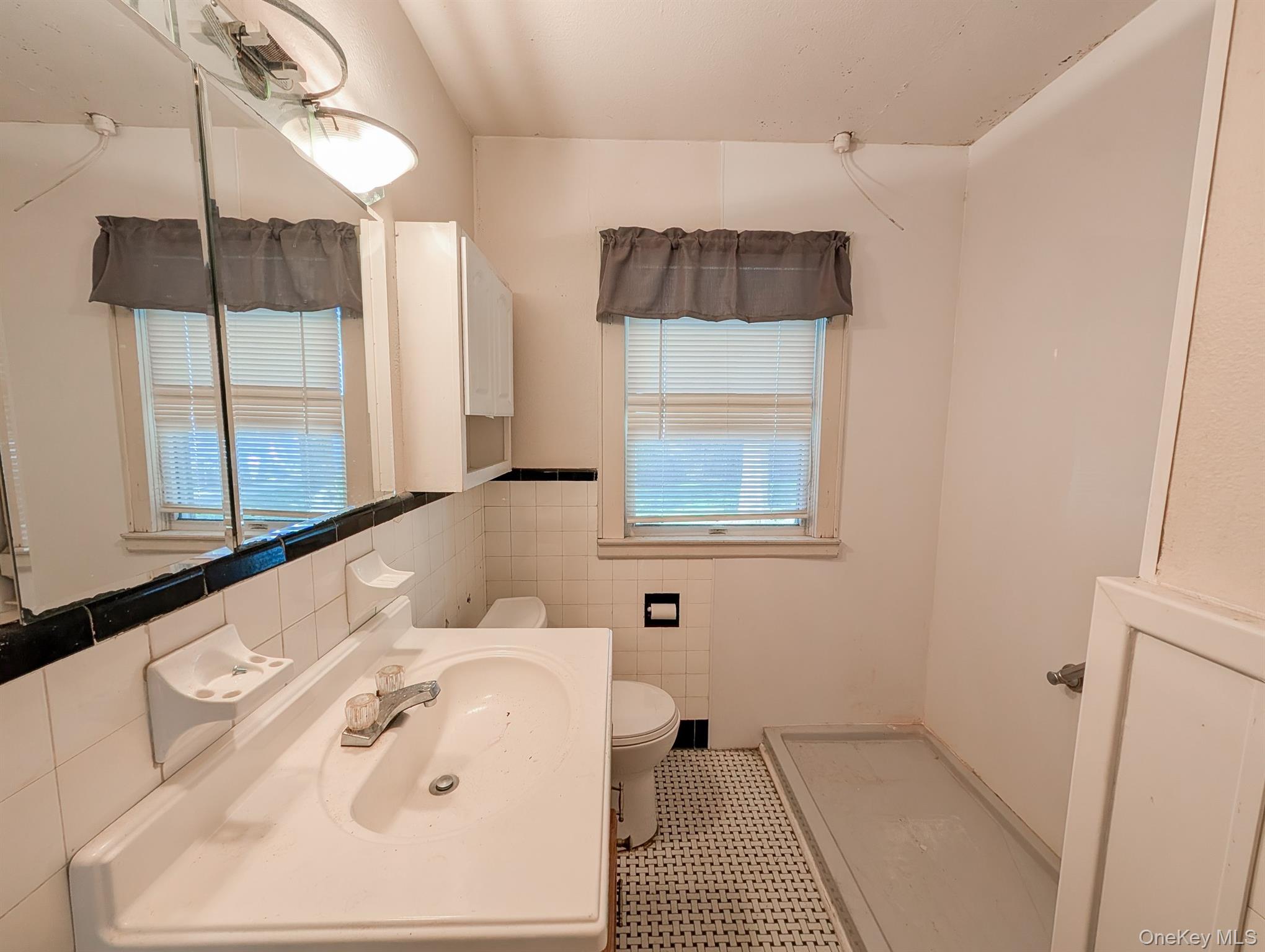 #10 photo, 909 2nd Street, サフォーク郡 East Northport , NY 11731