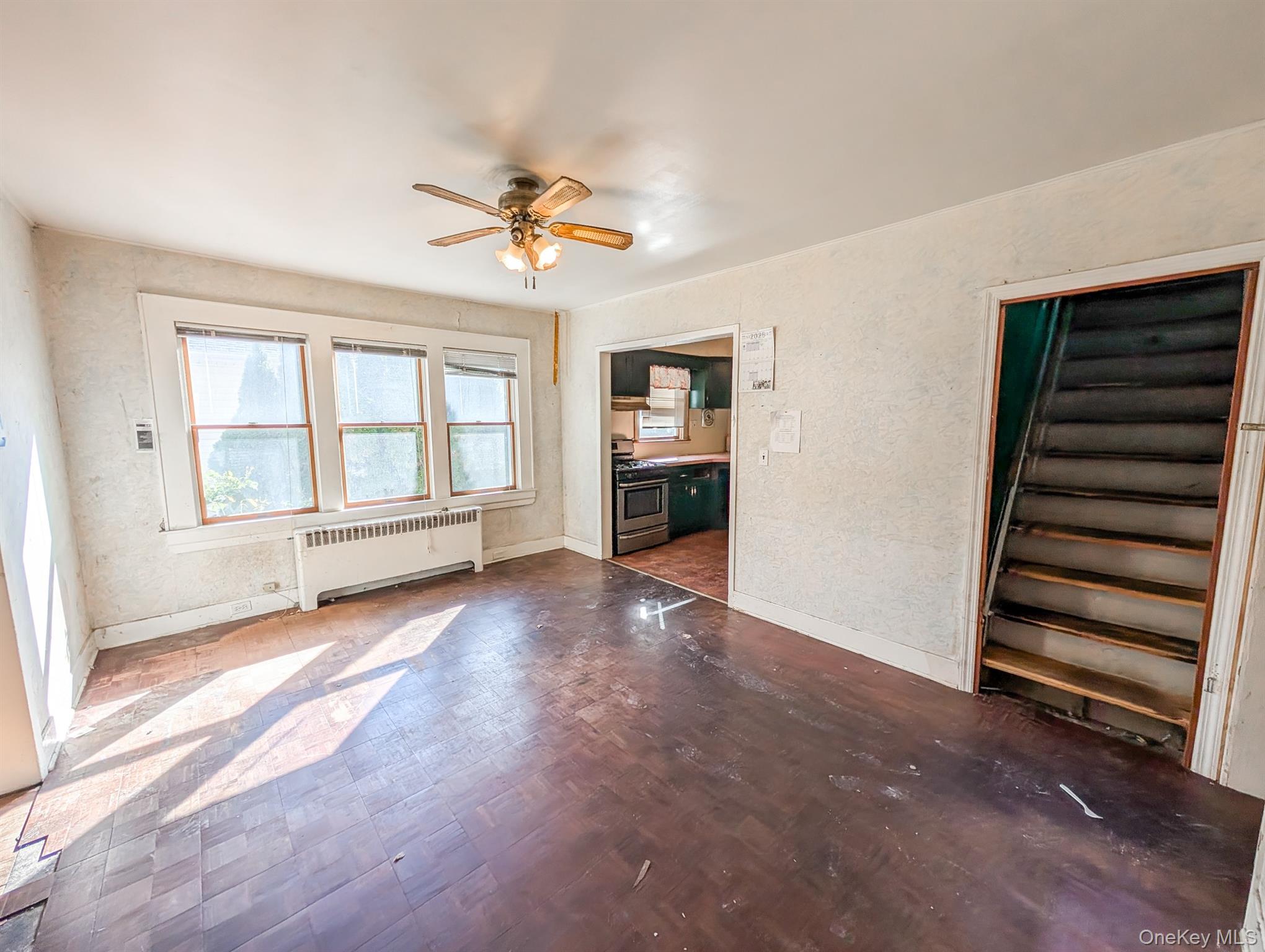 #4 photo, 909 2nd Street, サフォーク郡 East Northport , NY 11731