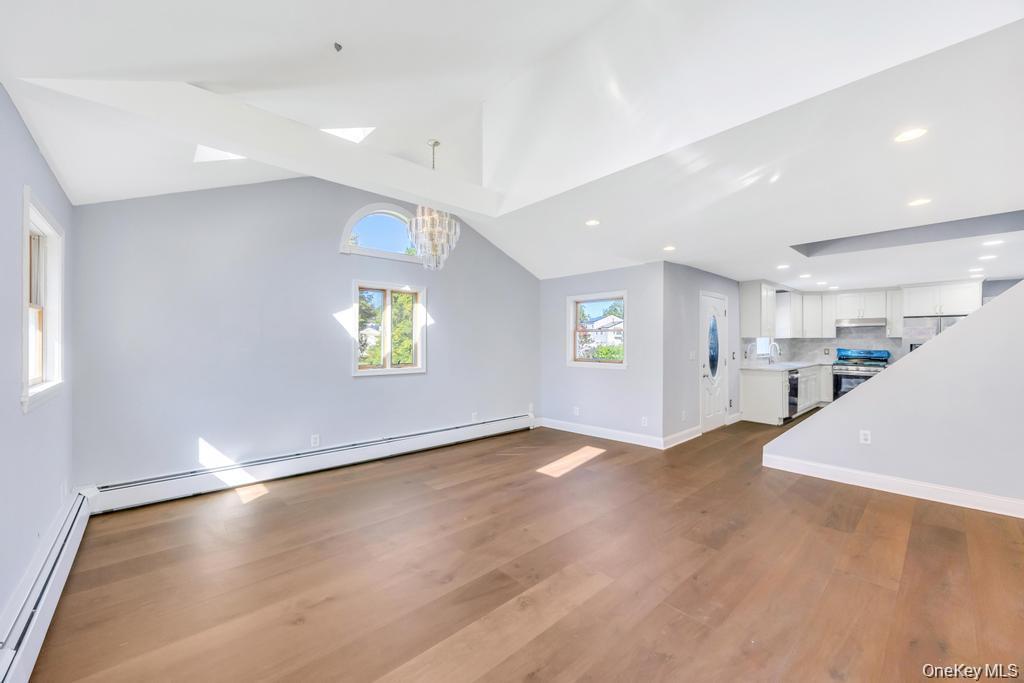 #12 photo, 358 Eastwood Boulevard, サフォーク郡 Centereach , NY 11720