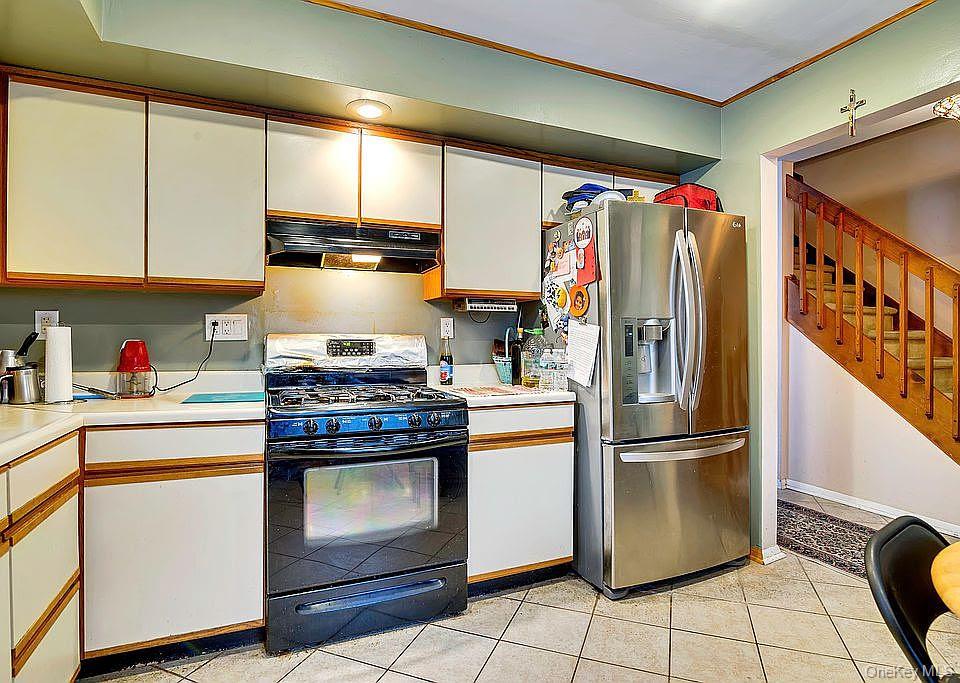 #4 photo, 30 Sycamore Court, Highland Mills , NY 10930