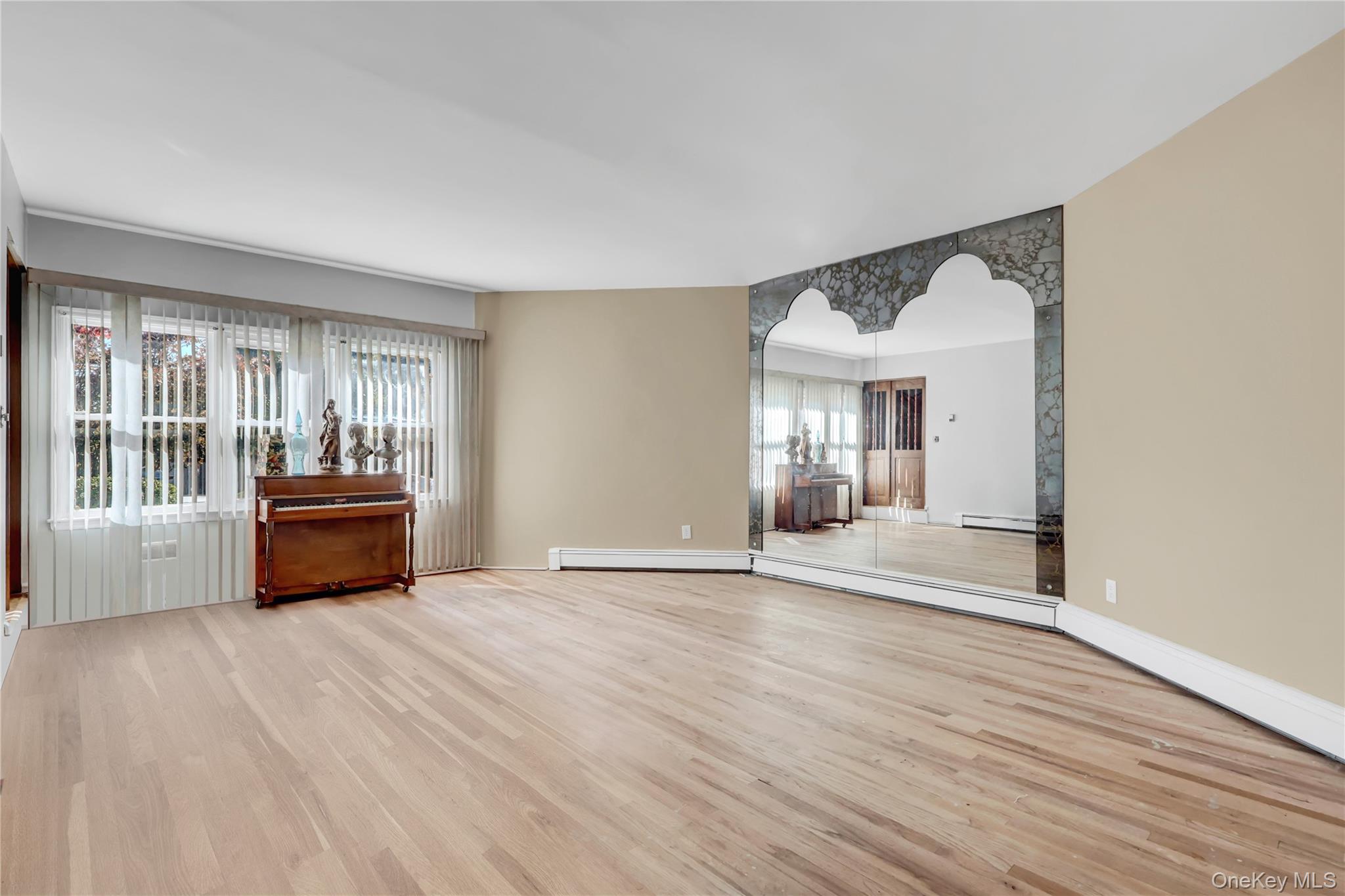 #12 photo, 1538 10th Street, サフォーク郡 West Babylon , NY 11704