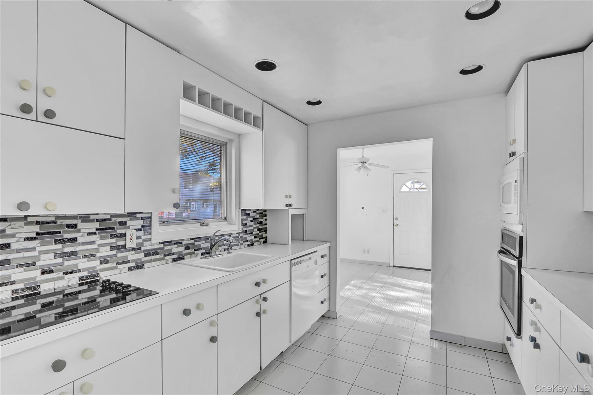 #10 photo, 25 Park Circle, Cedarhurst , NY 11516