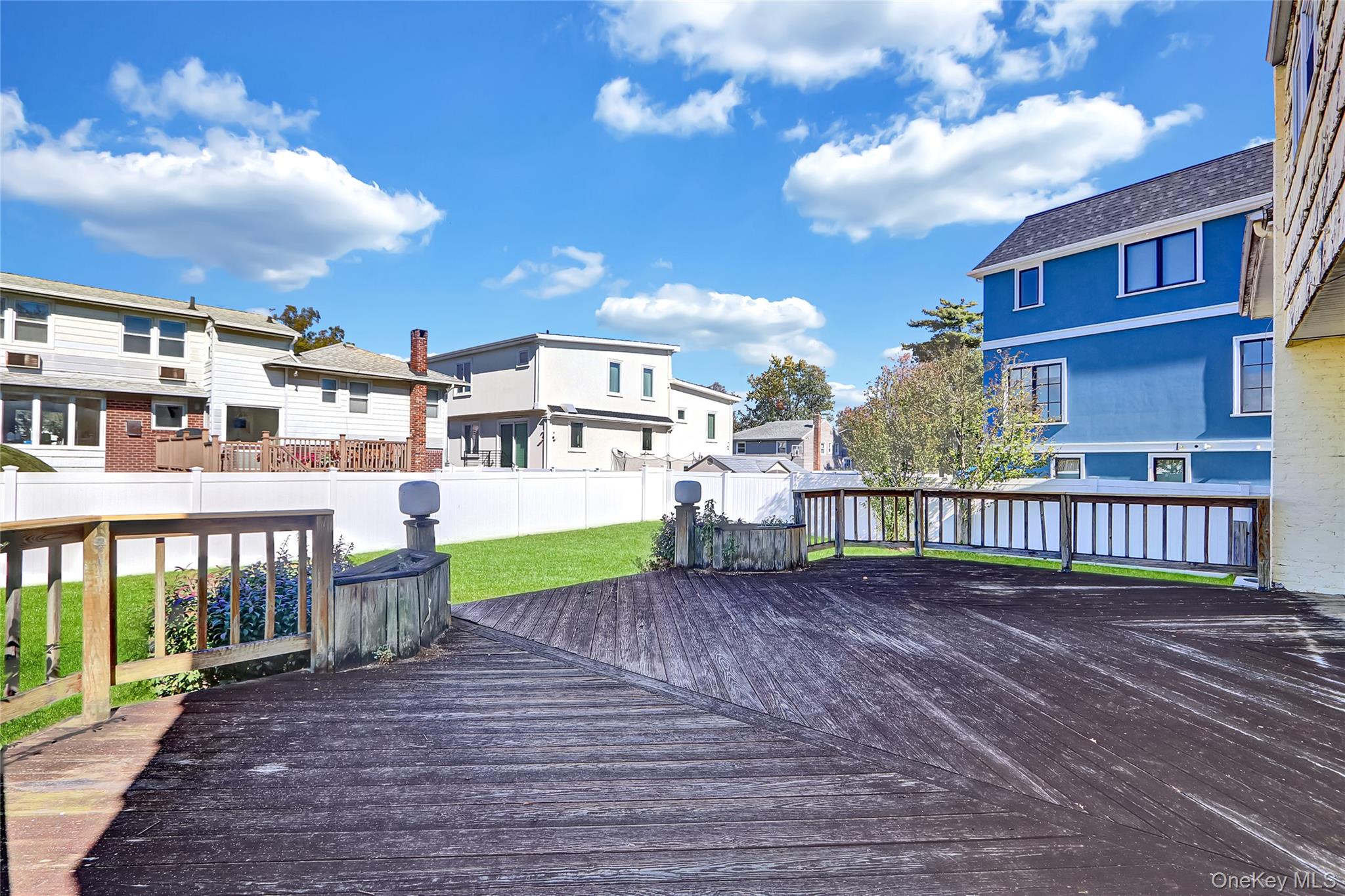 #20 photo, 25 Park Circle, Cedarhurst , NY 11516