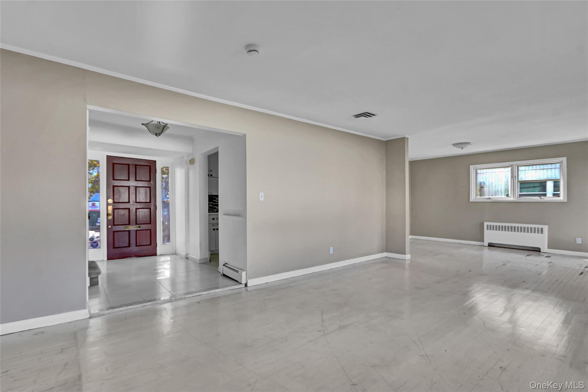 #4 photo, 25 Park Circle, Cedarhurst , NY 11516