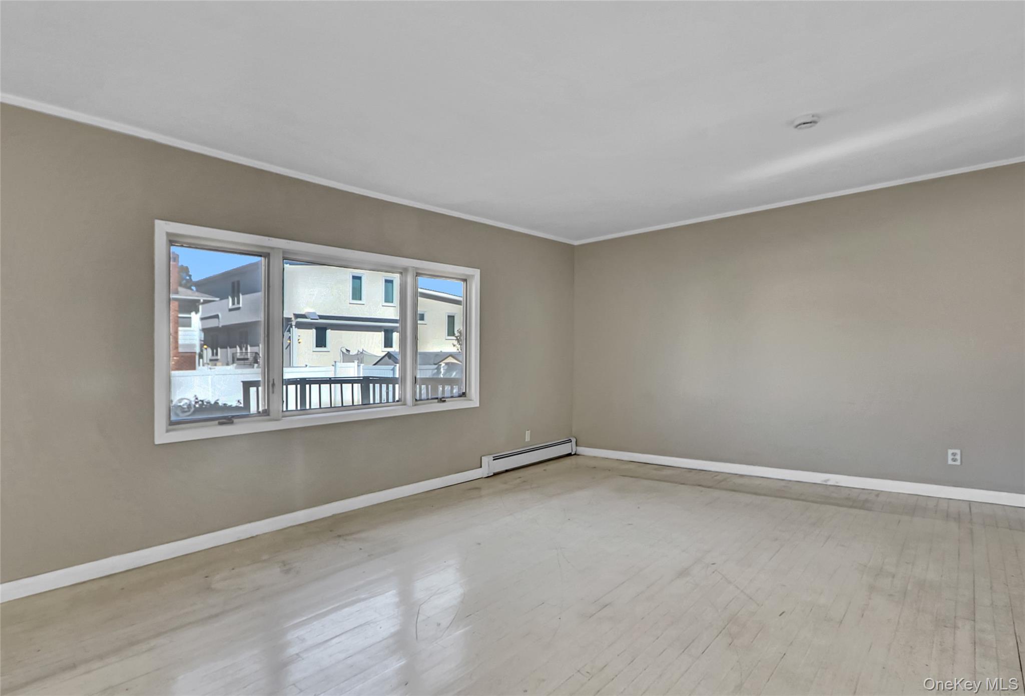 #5 photo, 25 Park Circle, Cedarhurst , NY 11516