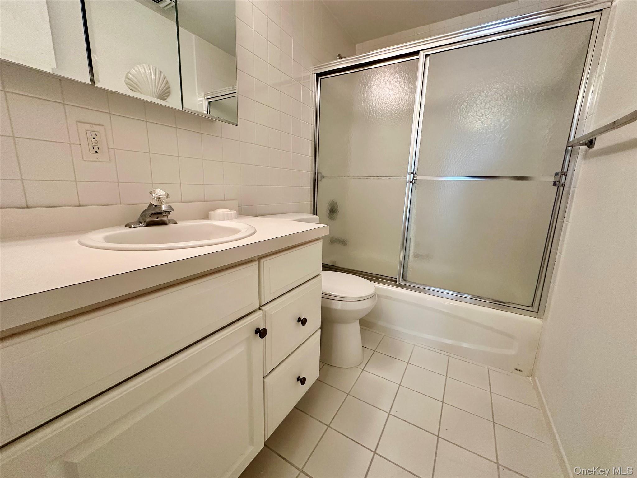 #12 photo, 247 Birchwood Road, サフォーク郡 Medford , NY 11763