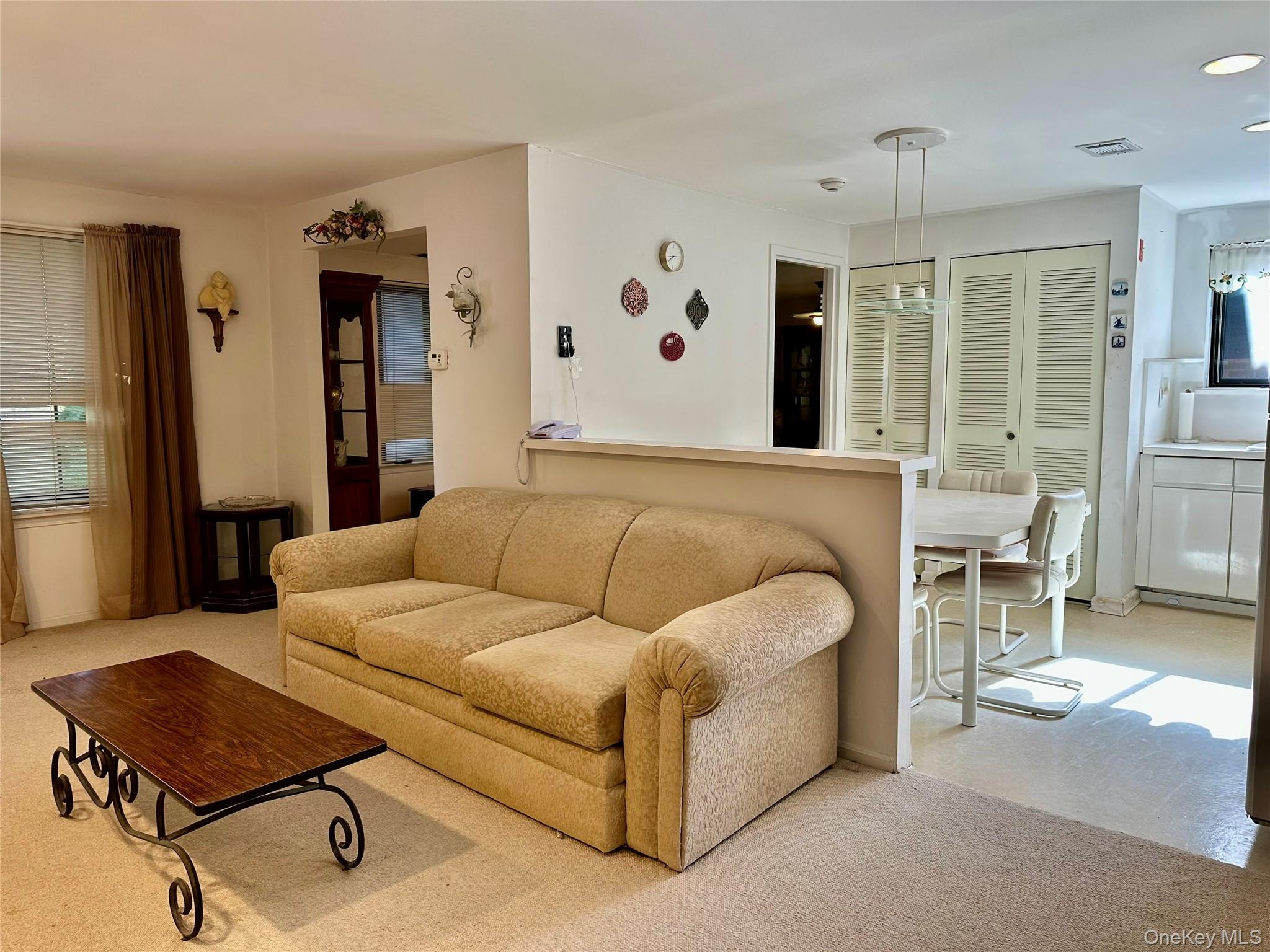 #4 photo, 247 Birchwood Road, サフォーク郡 Medford , NY 11763