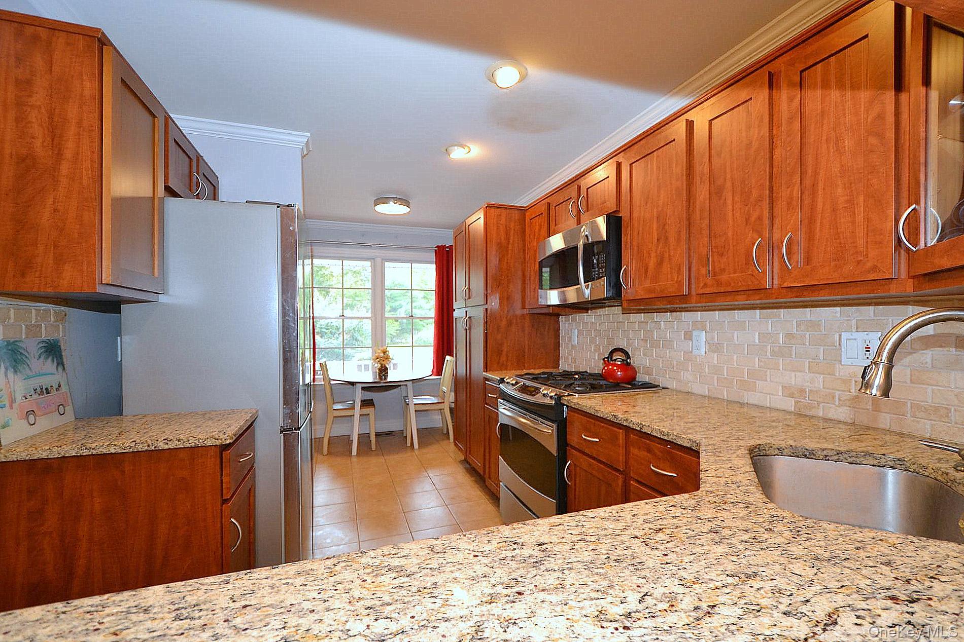 #5 photo, 91 Broadlawn Drive, サフォーク郡 Central Islip , NY 11722