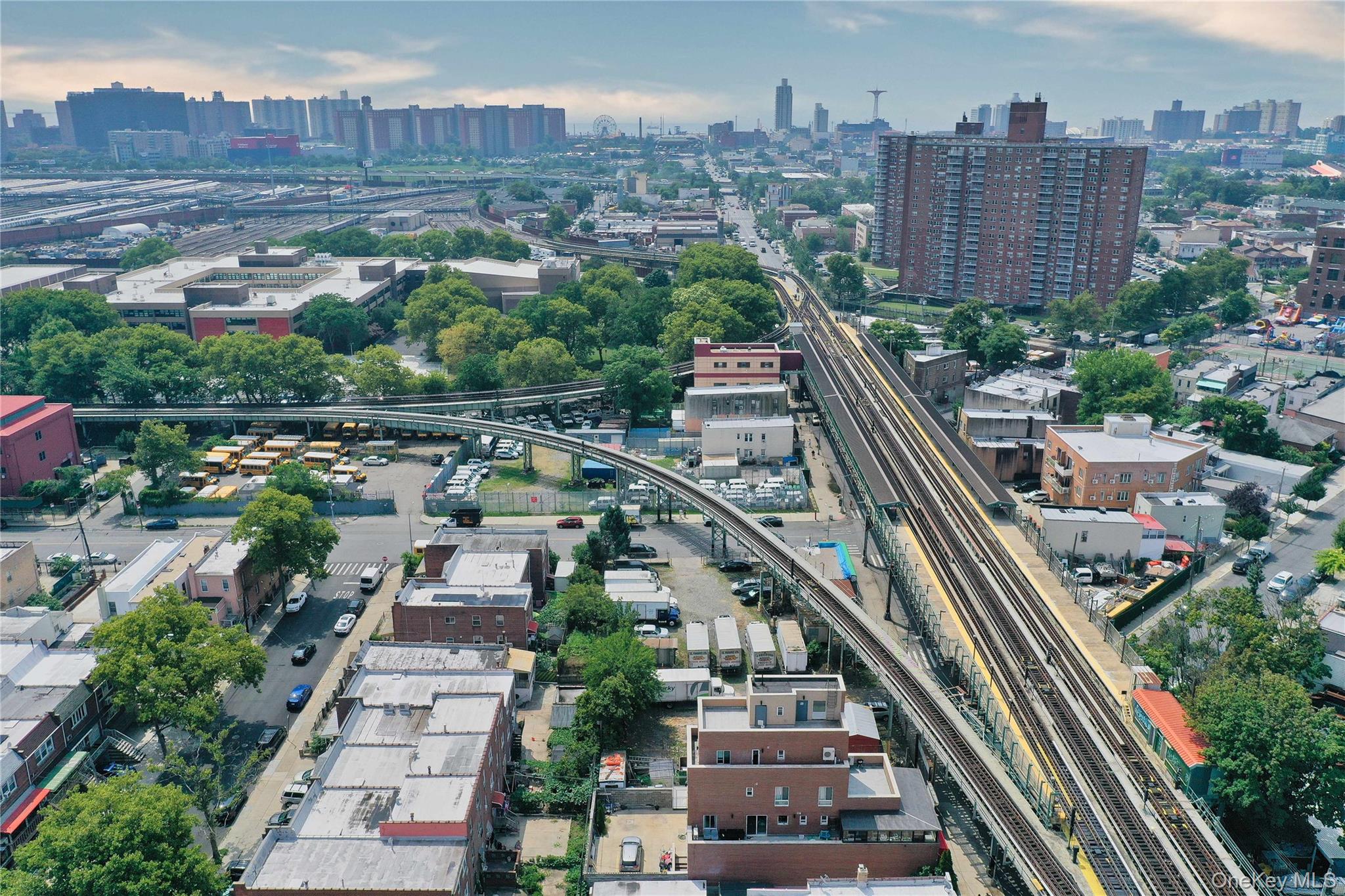 #4 photo, 2383 Stillwell Avenue, ブルックリン区 Brooklyn , NY 11223