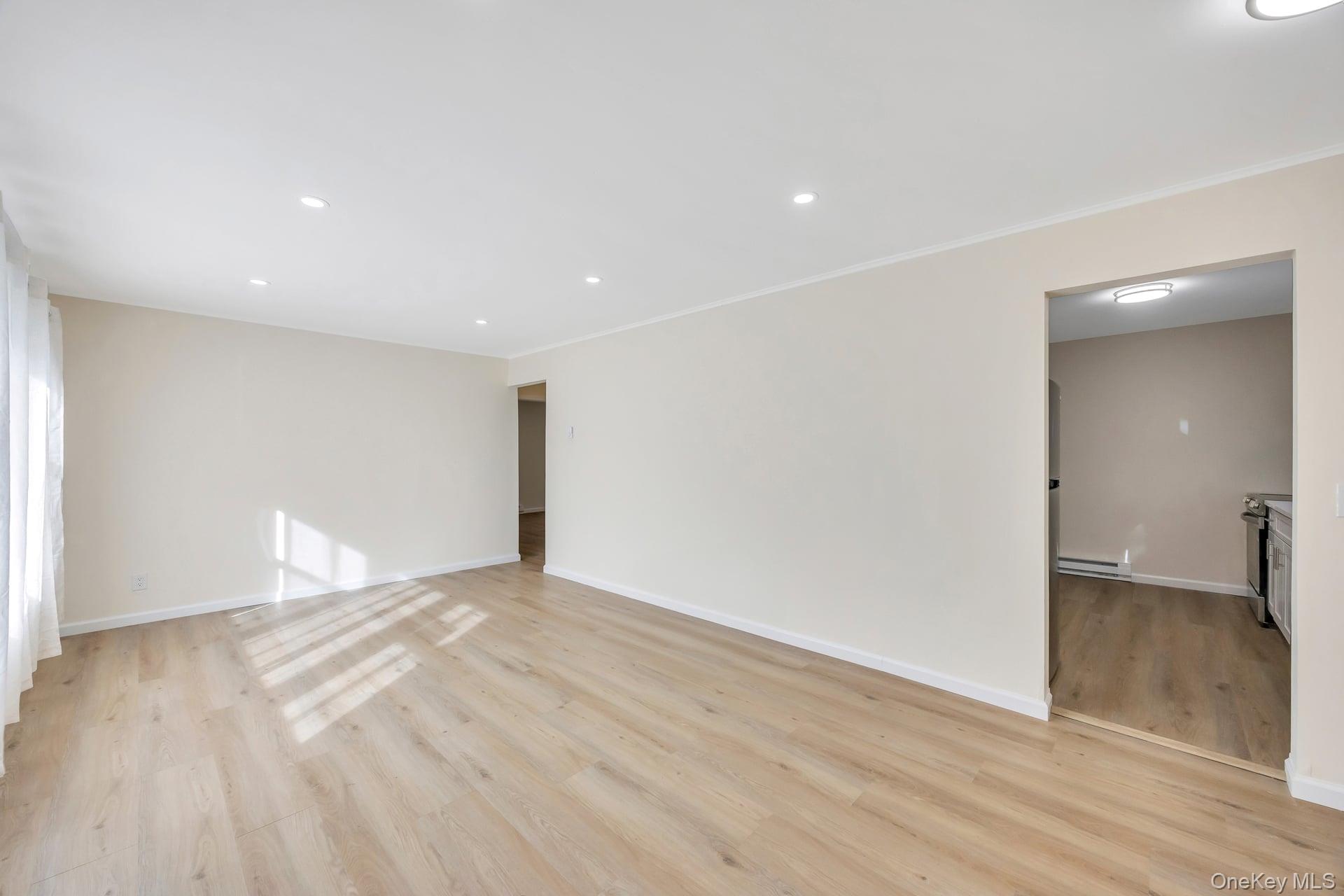 #10 photo, 141 Davidson Street, サフォーク郡 Wyandanch , NY 11798