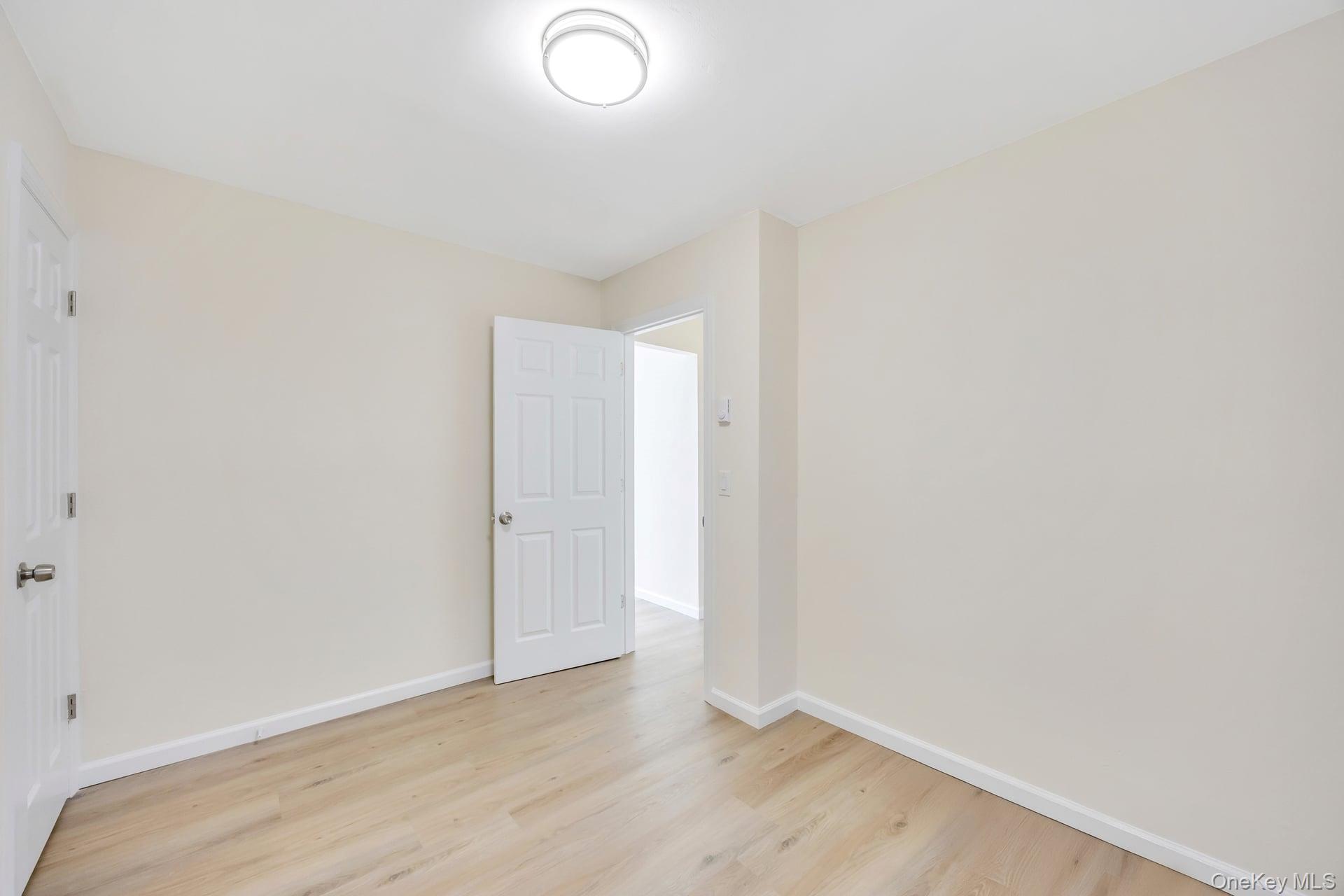 #17 photo, 141 Davidson Street, サフォーク郡 Wyandanch , NY 11798