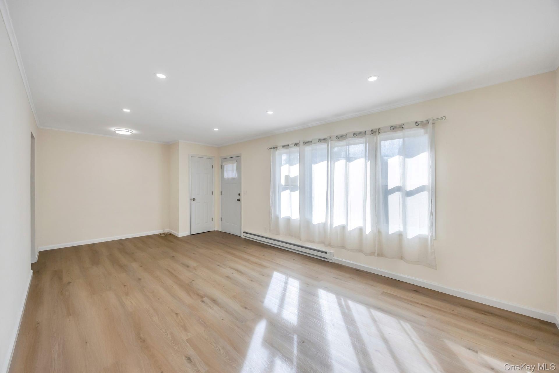 #8 photo, 141 Davidson Street, サフォーク郡 Wyandanch , NY 11798