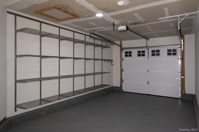 #13 photo, 23 Neal, サフォーク郡 South Setauket , NY 11720