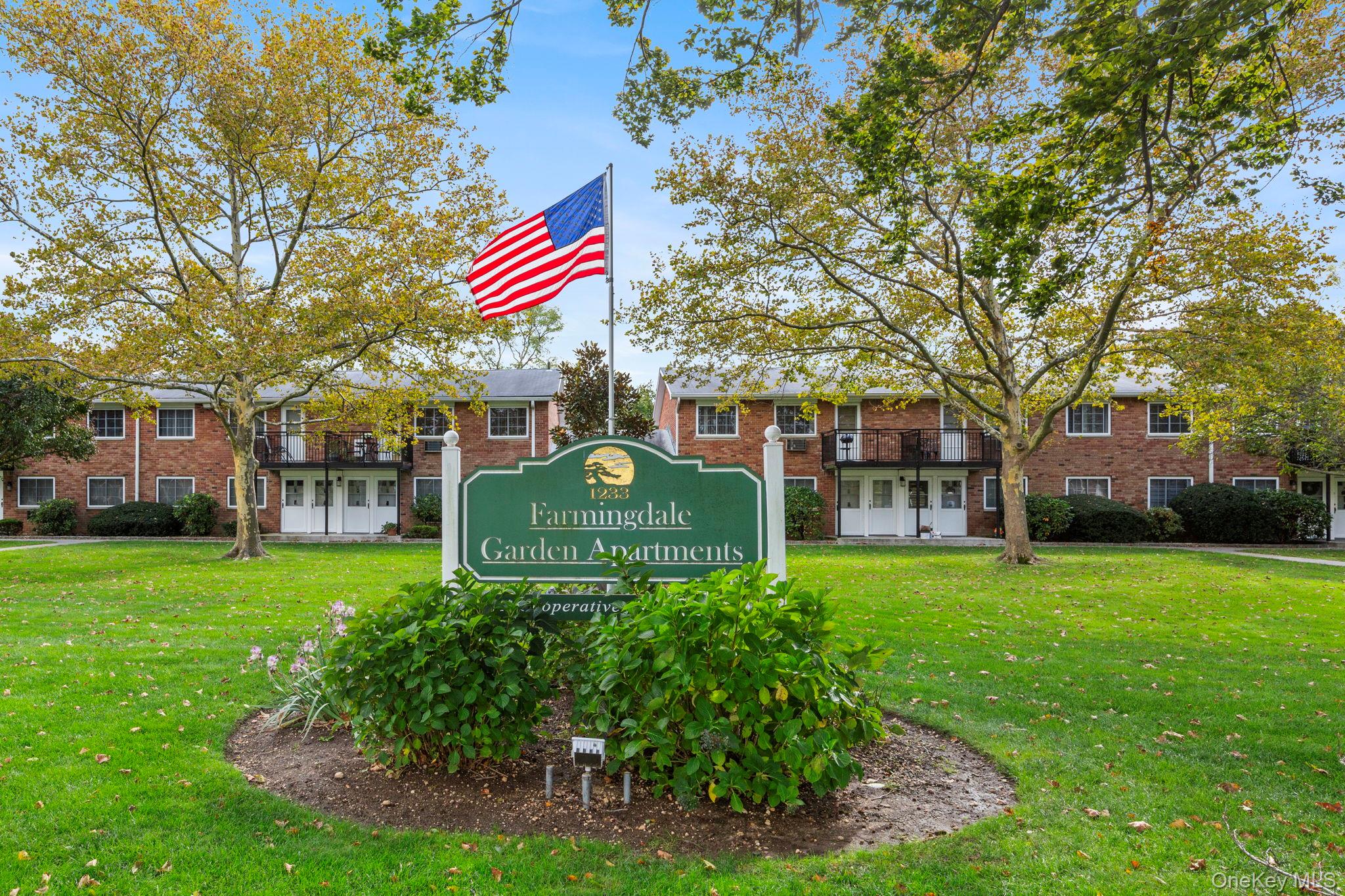 #1 photo, 1233 Melville Road, サフォーク郡 Farmingdale , NY 11735