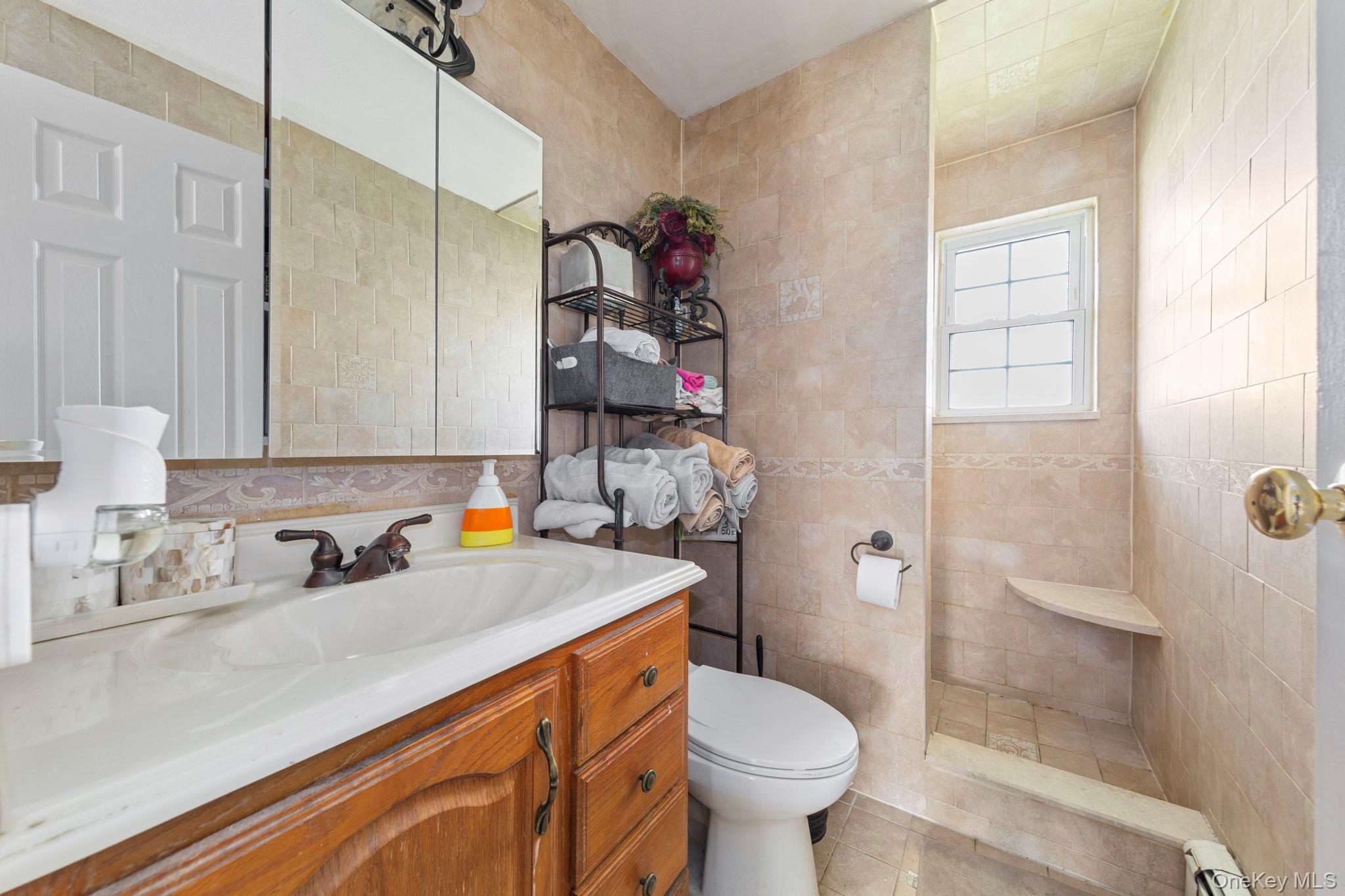 #9 photo, 1233 Melville Road, サフォーク郡 Farmingdale , NY 11735