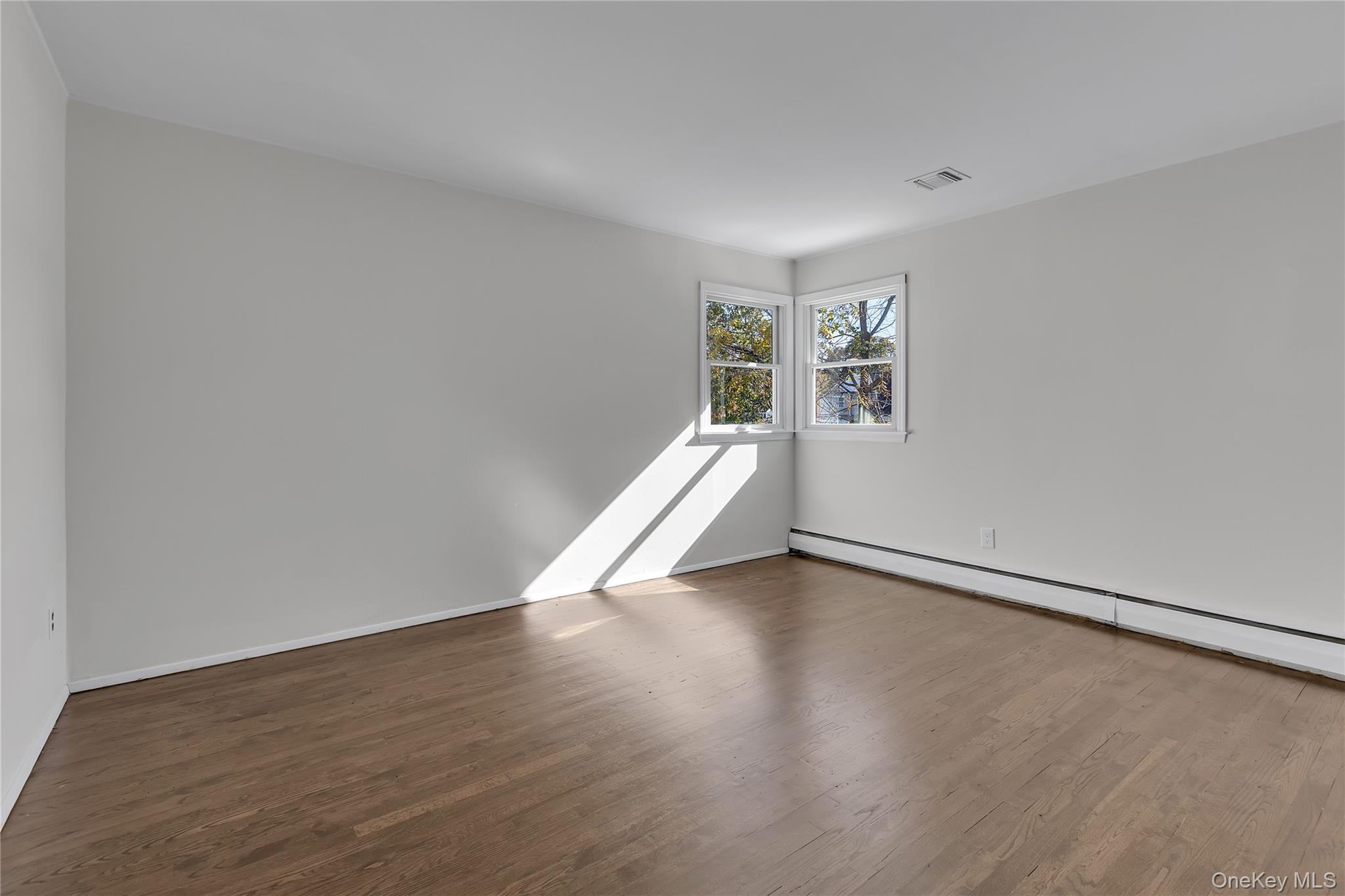 #11 photo, 16 Cortelyou Street, Huntington Station , NY 11746