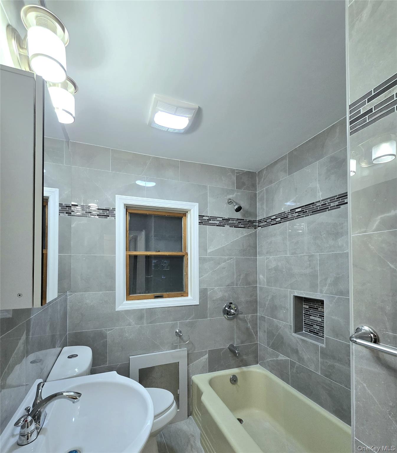 #15 photo, 14 Stone Blvd, ナッソー郡 North Massapequa , NY 11758