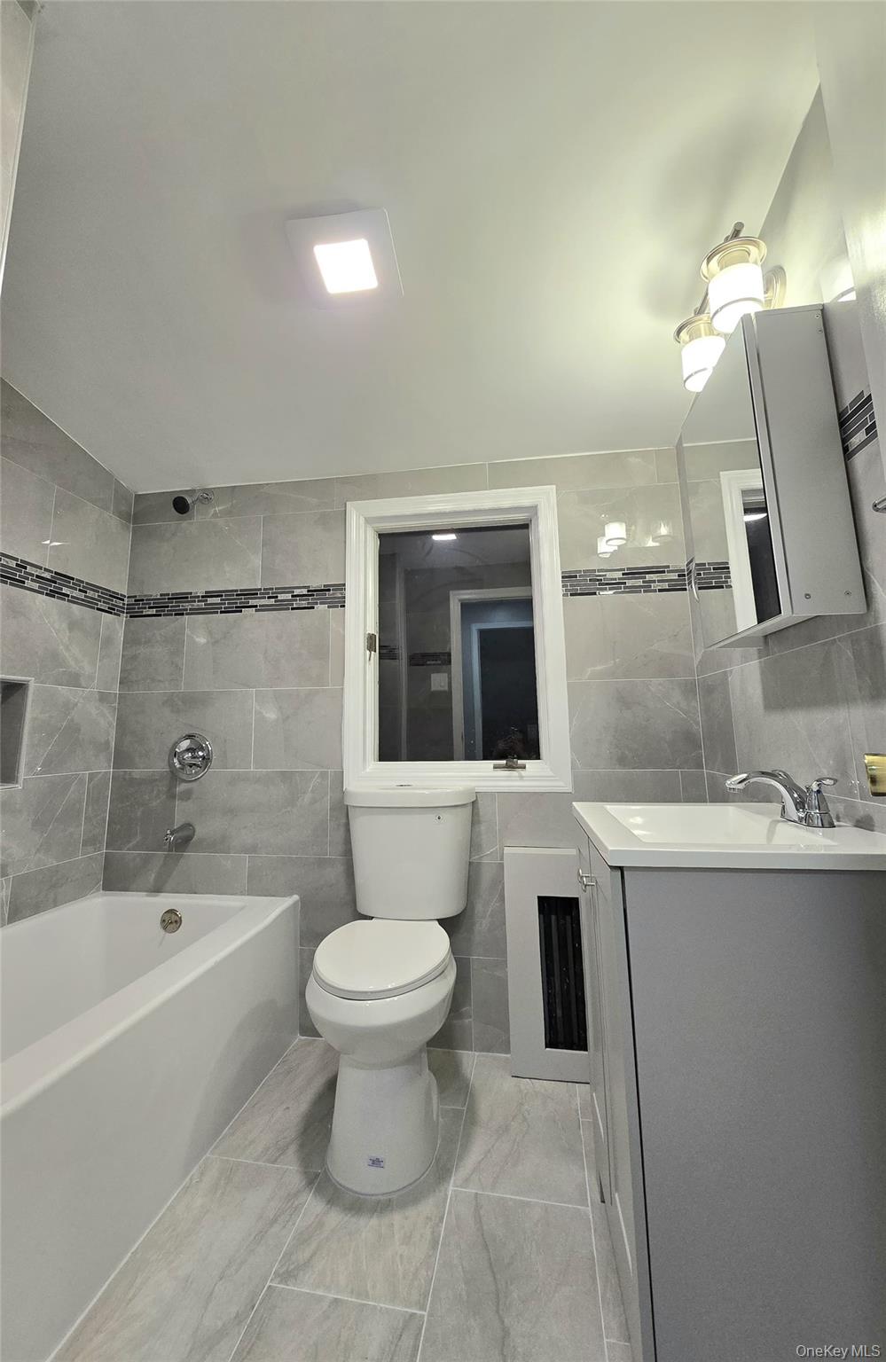 #9 photo, 14 Stone Blvd, ナッソー郡 North Massapequa , NY 11758