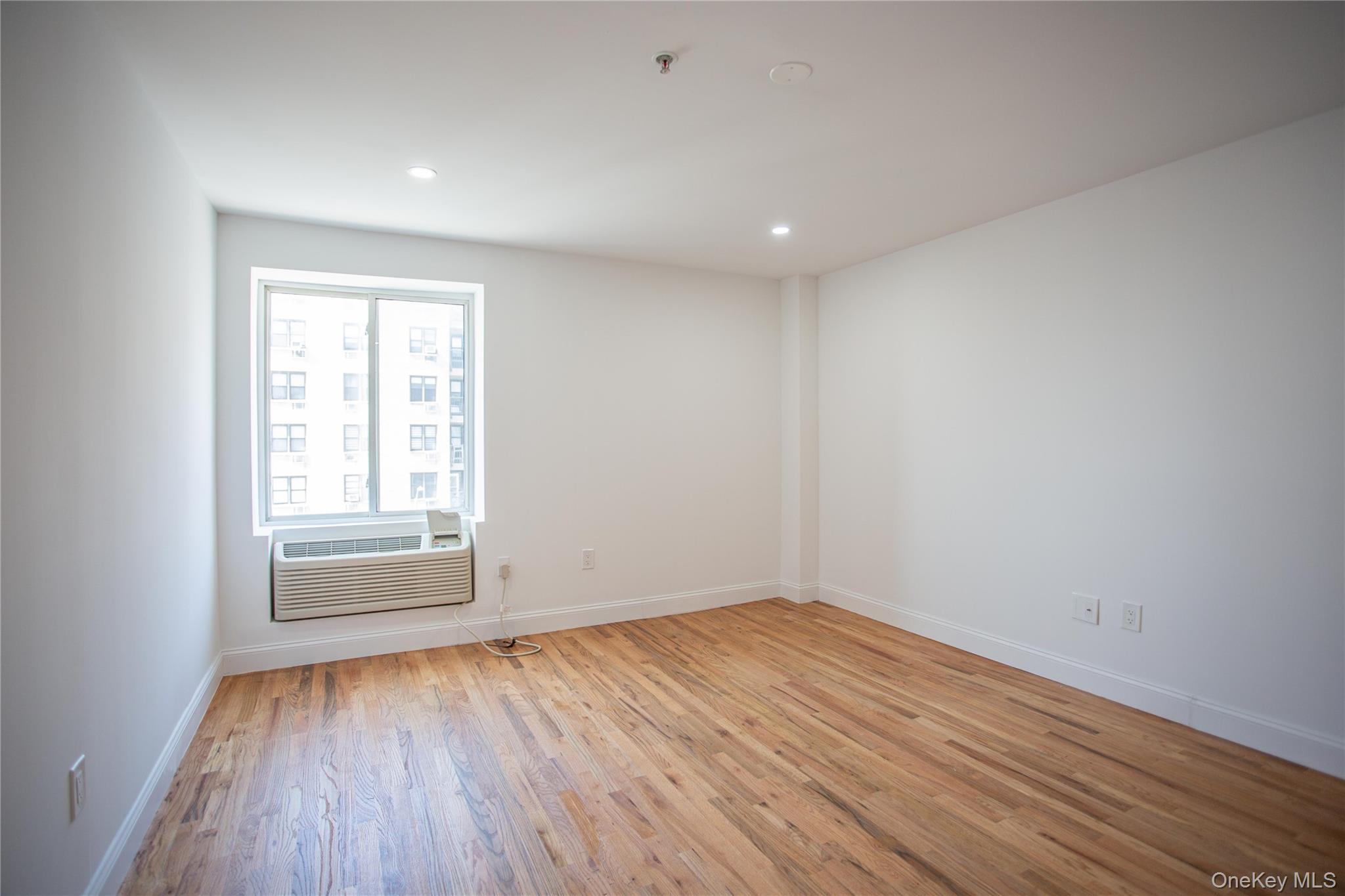 #12 photo, 10 Franklin Boulevard, ナッソー郡 Long Beach , NY 11561