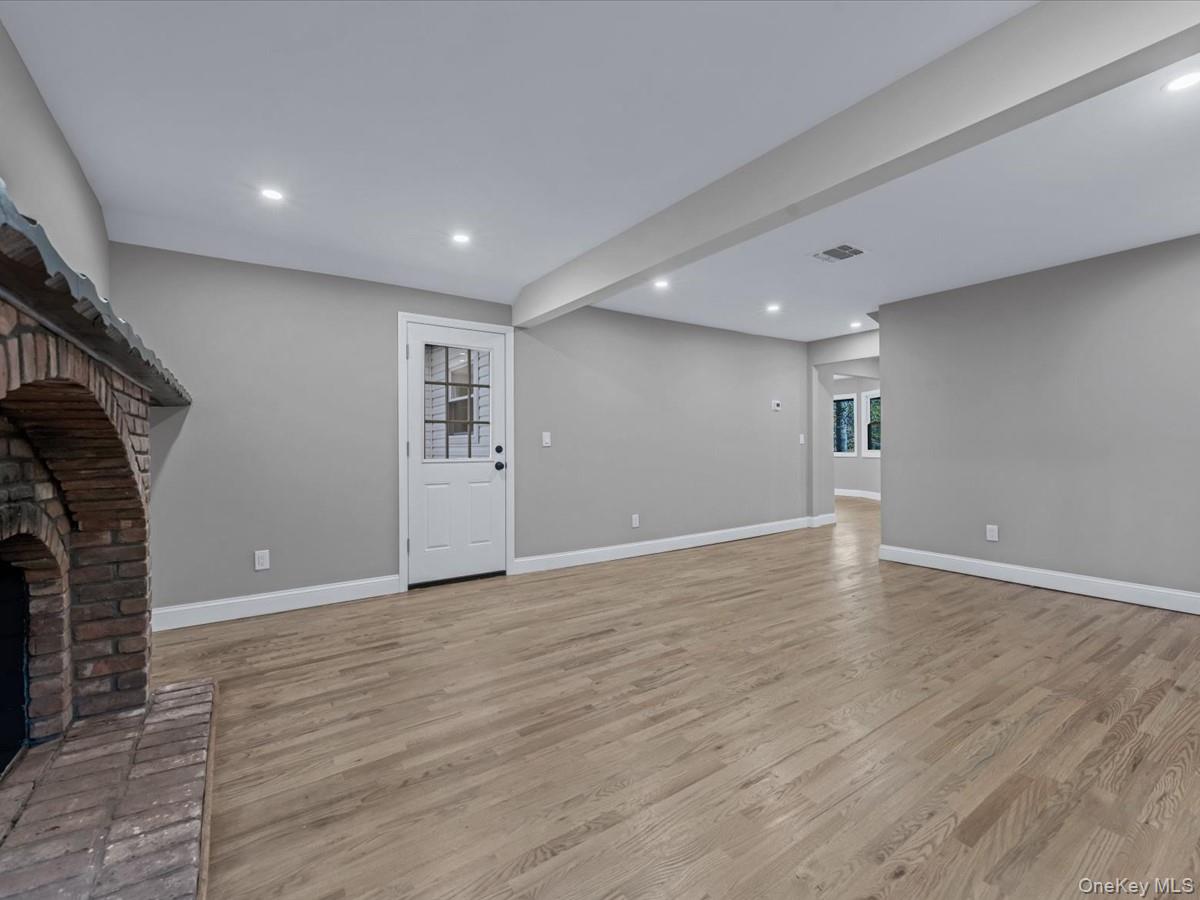 #20 photo, 11 Gorham Lane, Dix Hills , NY 11746