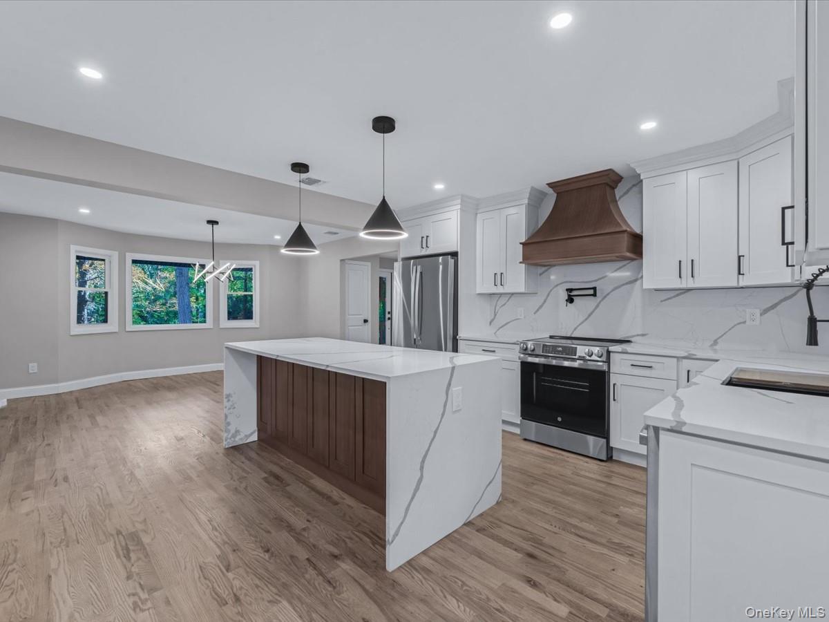 #8 photo, 11 Gorham Lane, Dix Hills , NY 11746