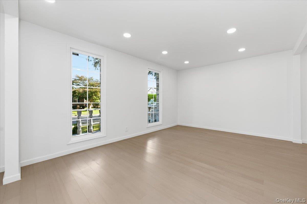 #3 photo, 233 Roxbury Road, ナッソー郡 Garden City South , NY 11530