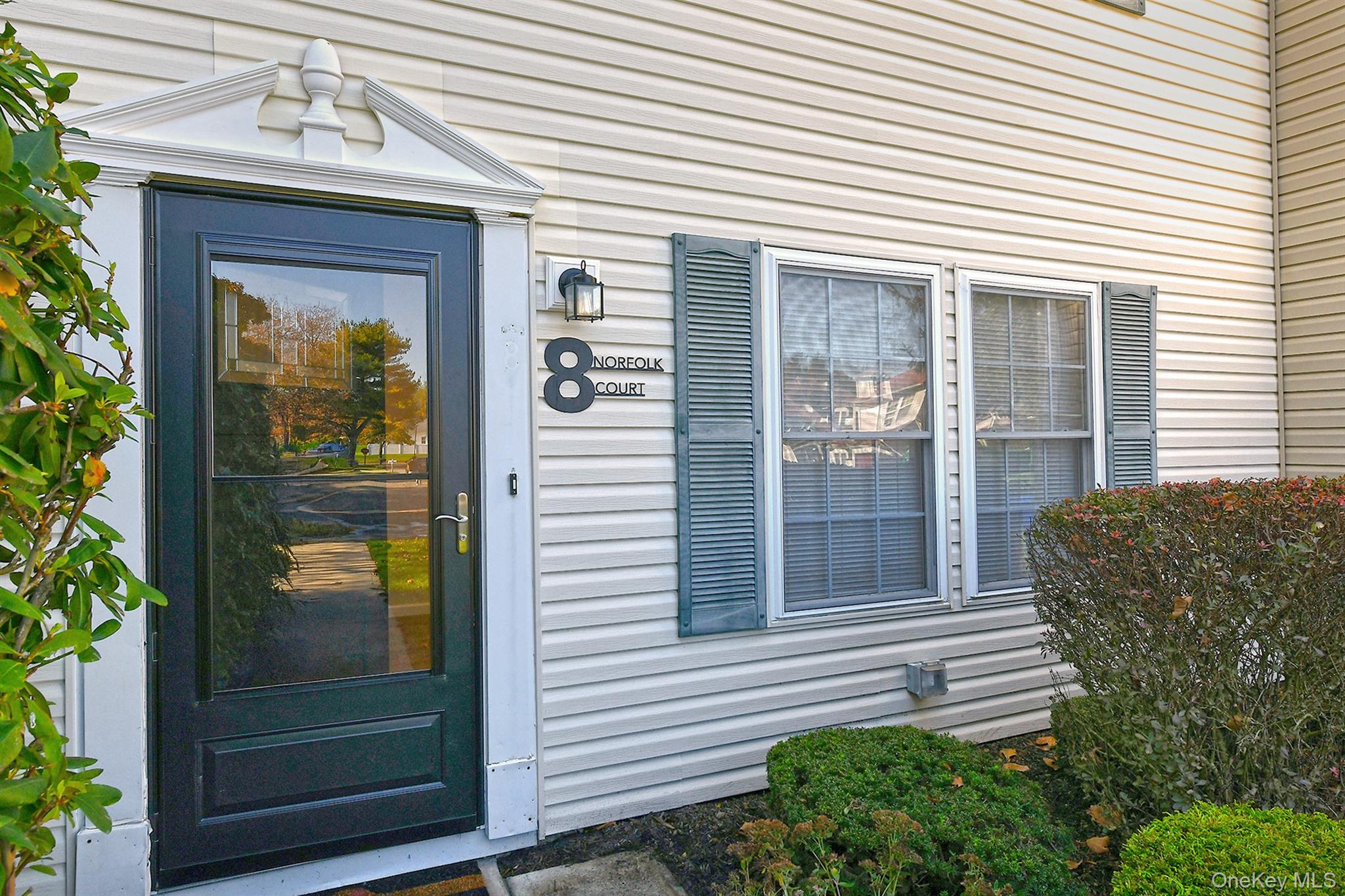 #3 photo, 8 Norfolk Court, Coram , NY 11727