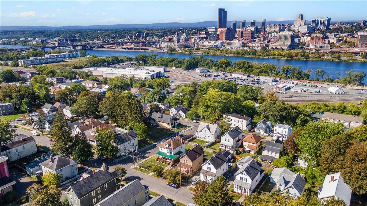 #41 photo, 1309 2nd St, Rensselaer , NY 12144