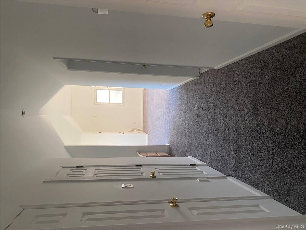 #13 photo, 1 Pal Court, サフォーク郡 Shoreham , NY 11786