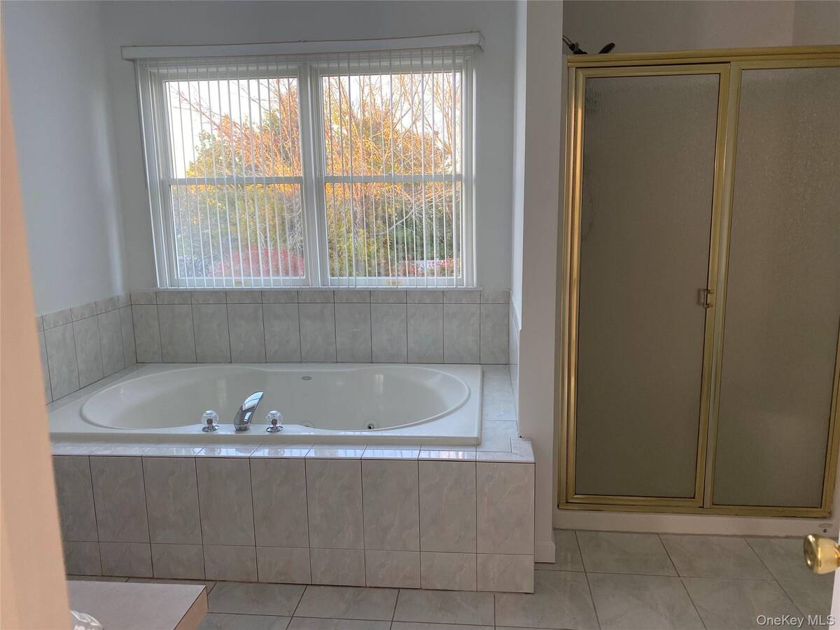 #20 photo, 1 Pal Court, サフォーク郡 Shoreham , NY 11786