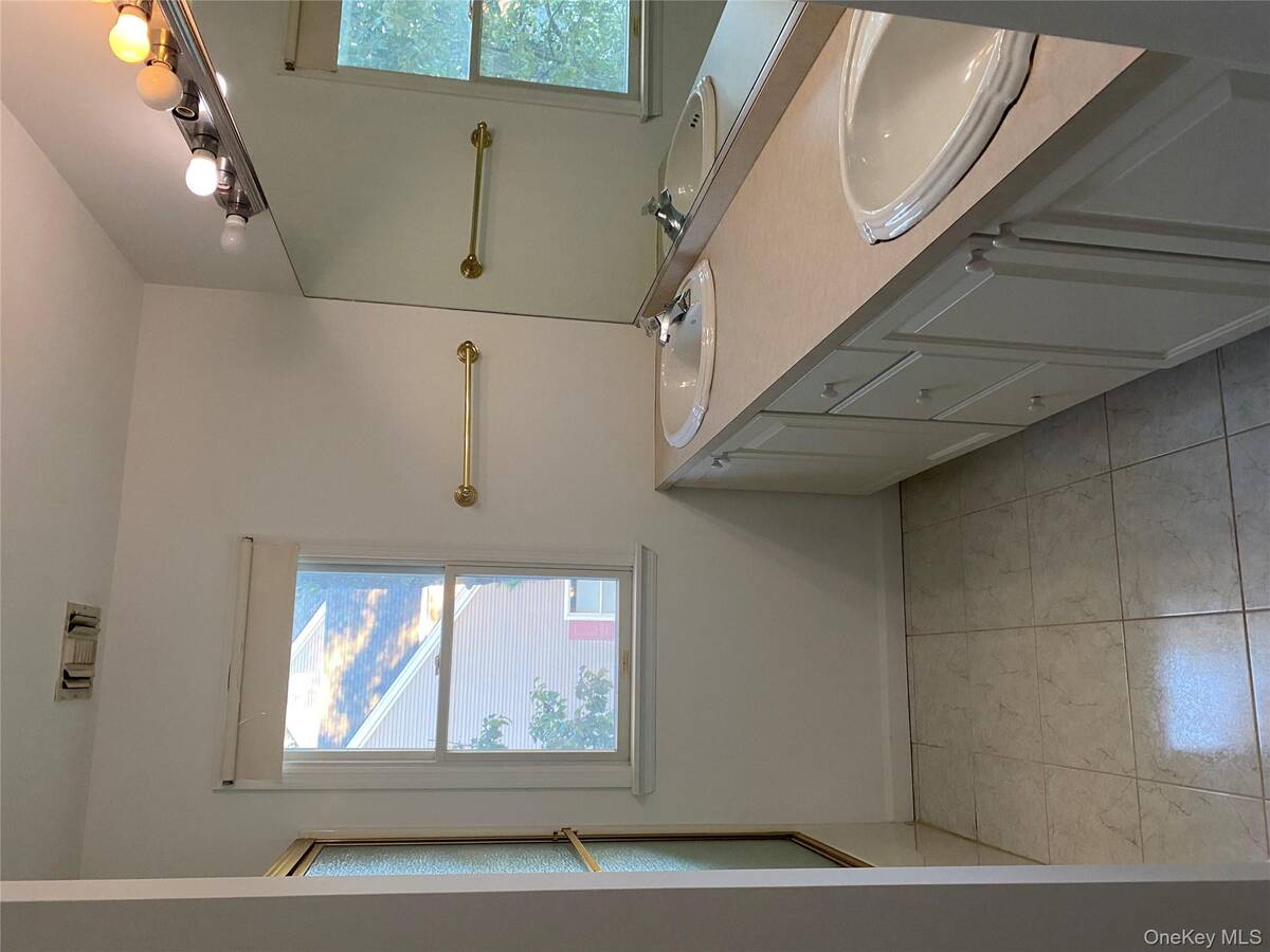 #24 photo, 1 Pal Court, サフォーク郡 Shoreham , NY 11786