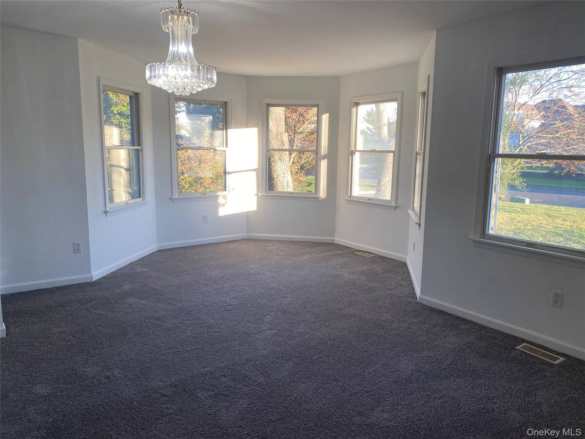 #4 photo, 1 Pal Court, サフォーク郡 Shoreham , NY 11786