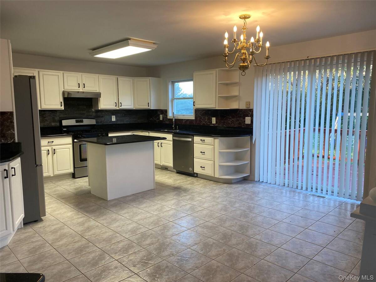 #7 photo, 1 Pal Court, サフォーク郡 Shoreham , NY 11786