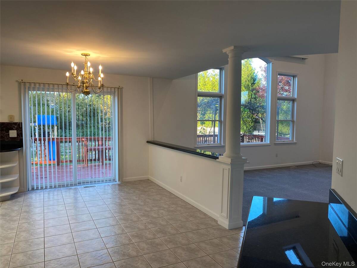 #8 photo, 1 Pal Court, サフォーク郡 Shoreham , NY 11786