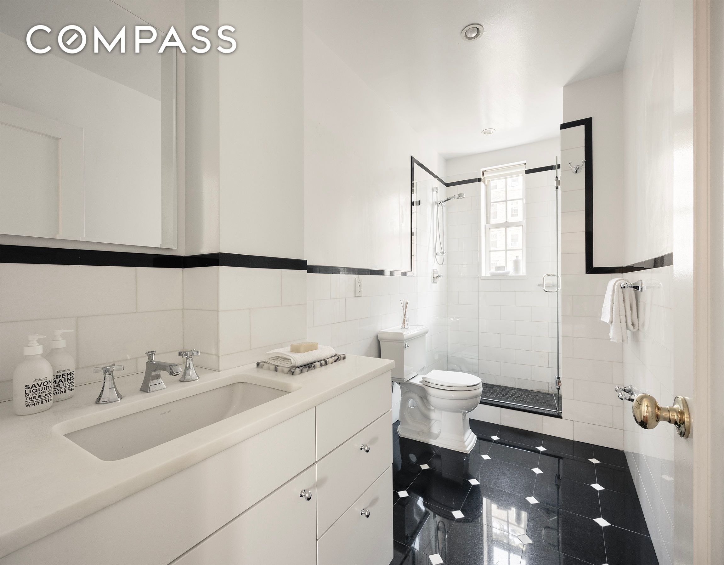 #7 photo, 25 5th Avenue, Greenwich Village , NY 10003