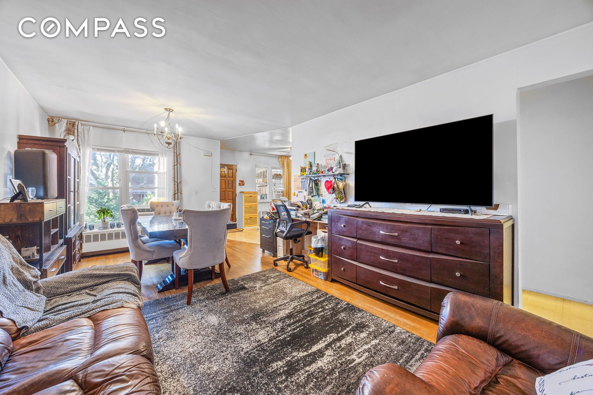 #9 photo, 24-27 78th Street, クイーンズ区 Jackson Heights , NY 11370