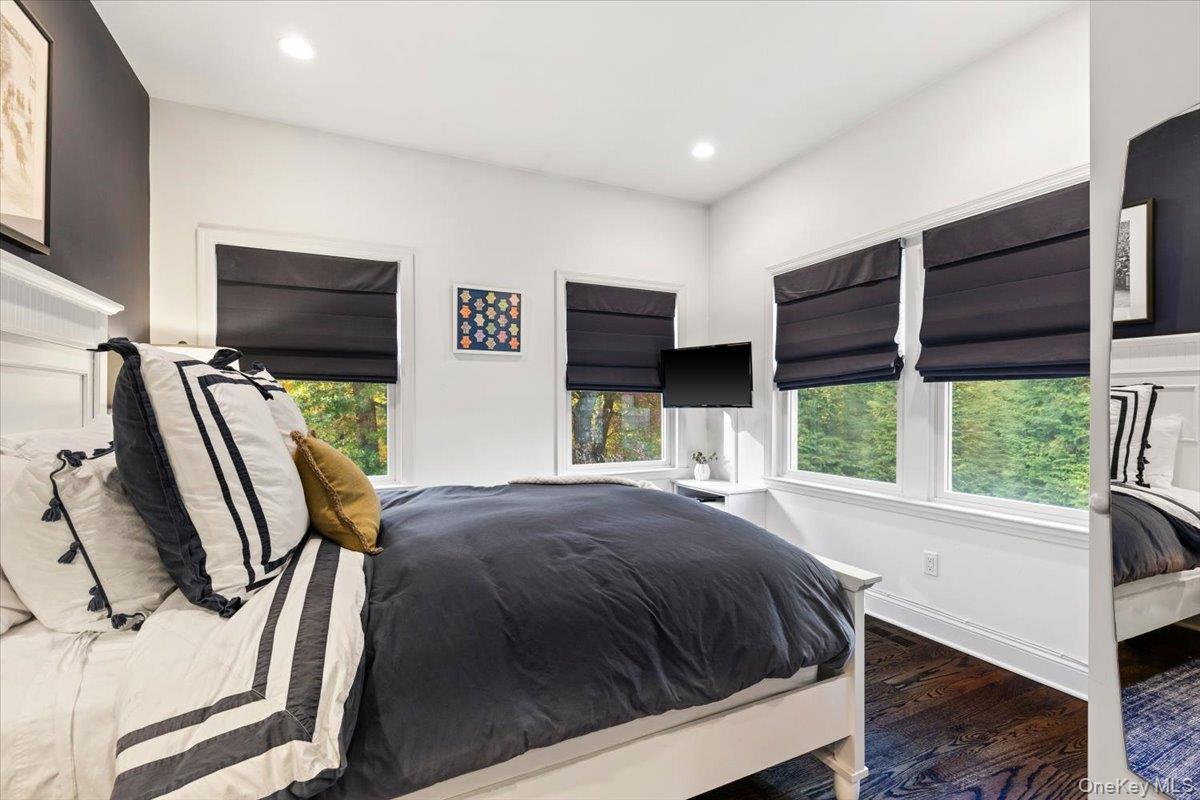 #16 photo, 6 Valley Place, Harrison , NY 10528