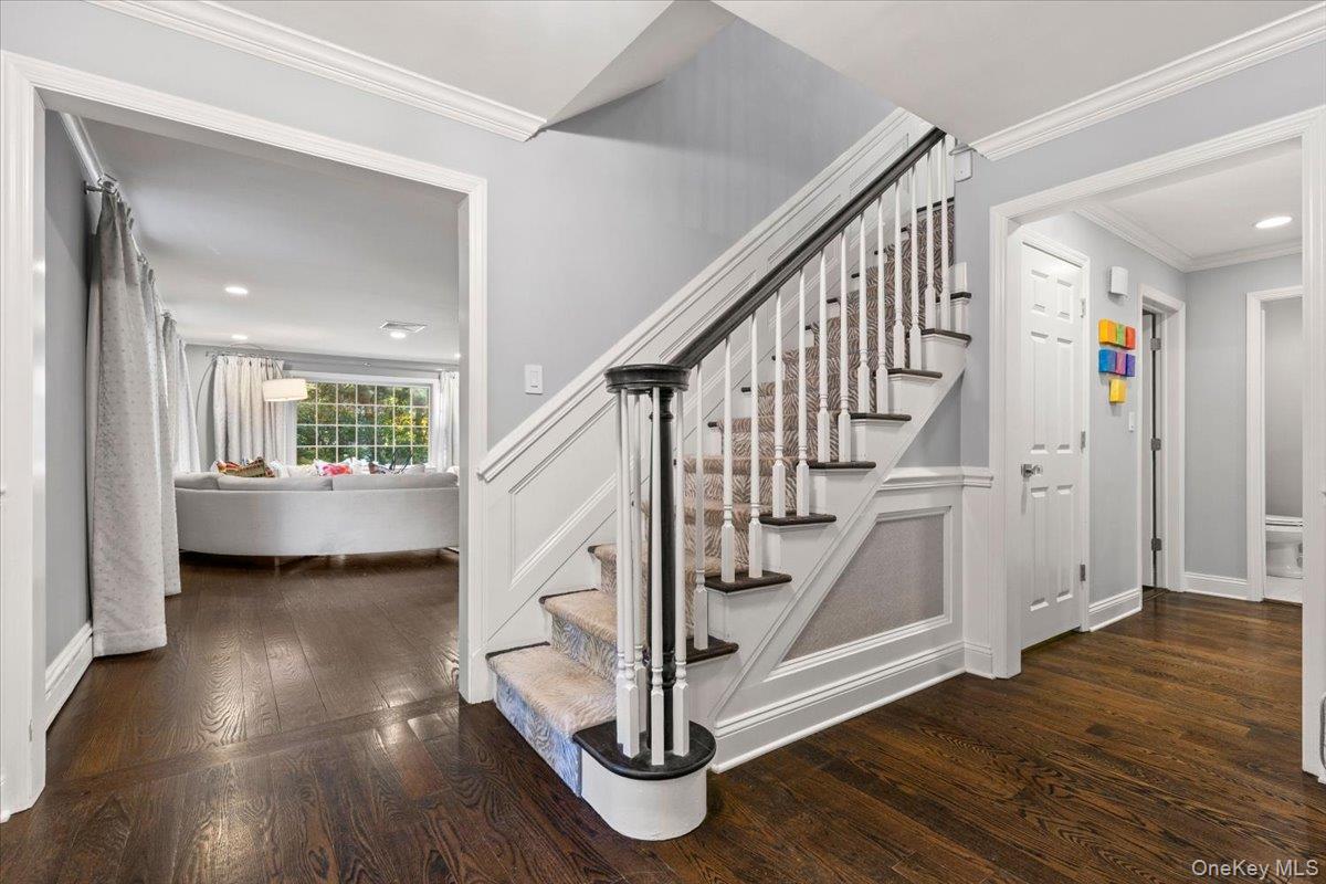 #2 photo, 6 Valley Place, Harrison , NY 10528