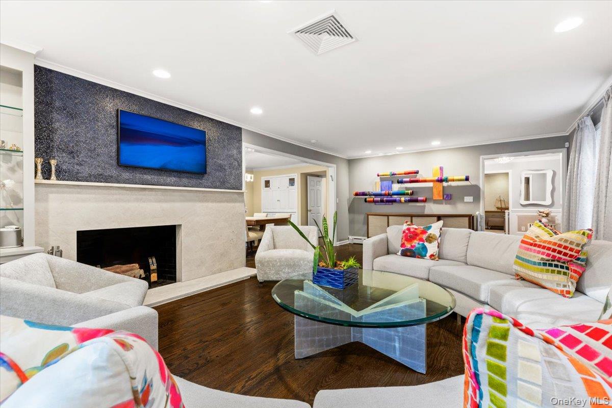 #4 photo, 6 Valley Place, Harrison , NY 10528