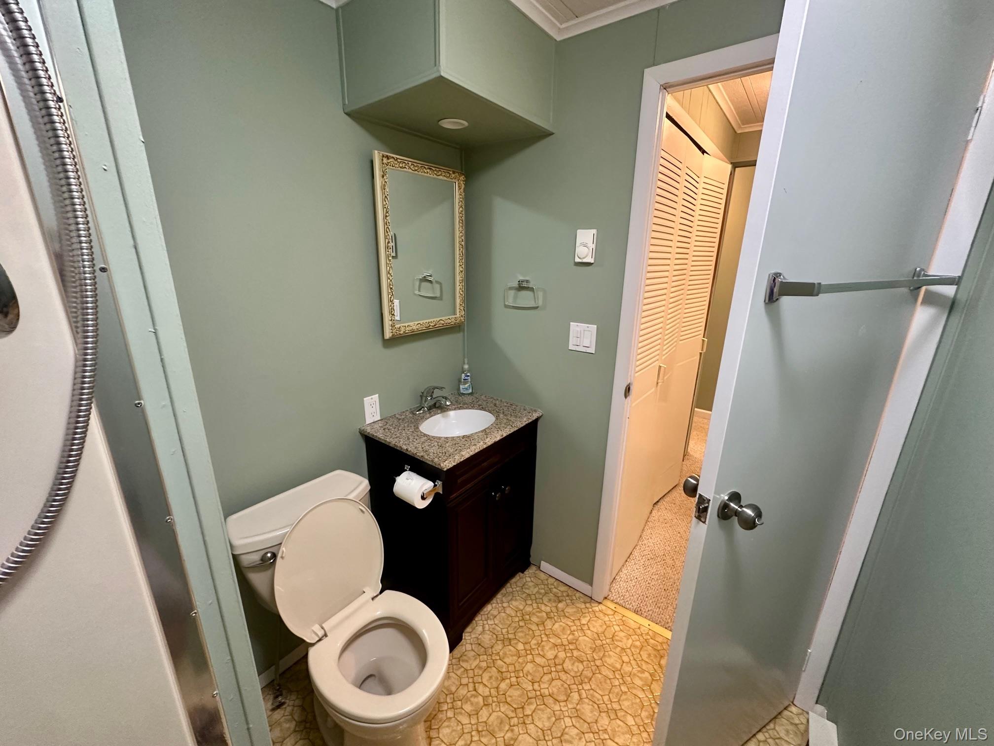 #12 photo, 16 Village Circle, サフォーク郡 Manorville , NY 11949